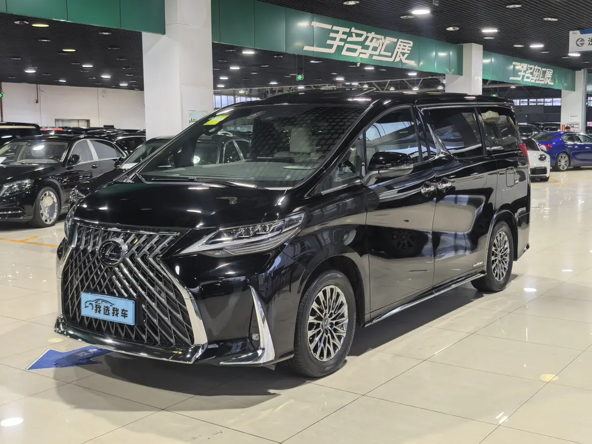 Lexus LM