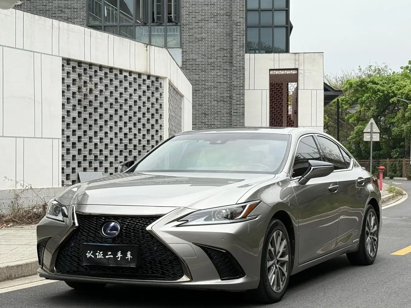 Lexus ES
