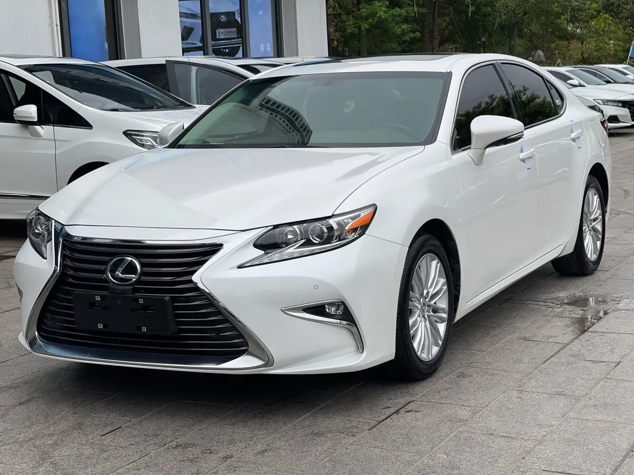 Lexus ES