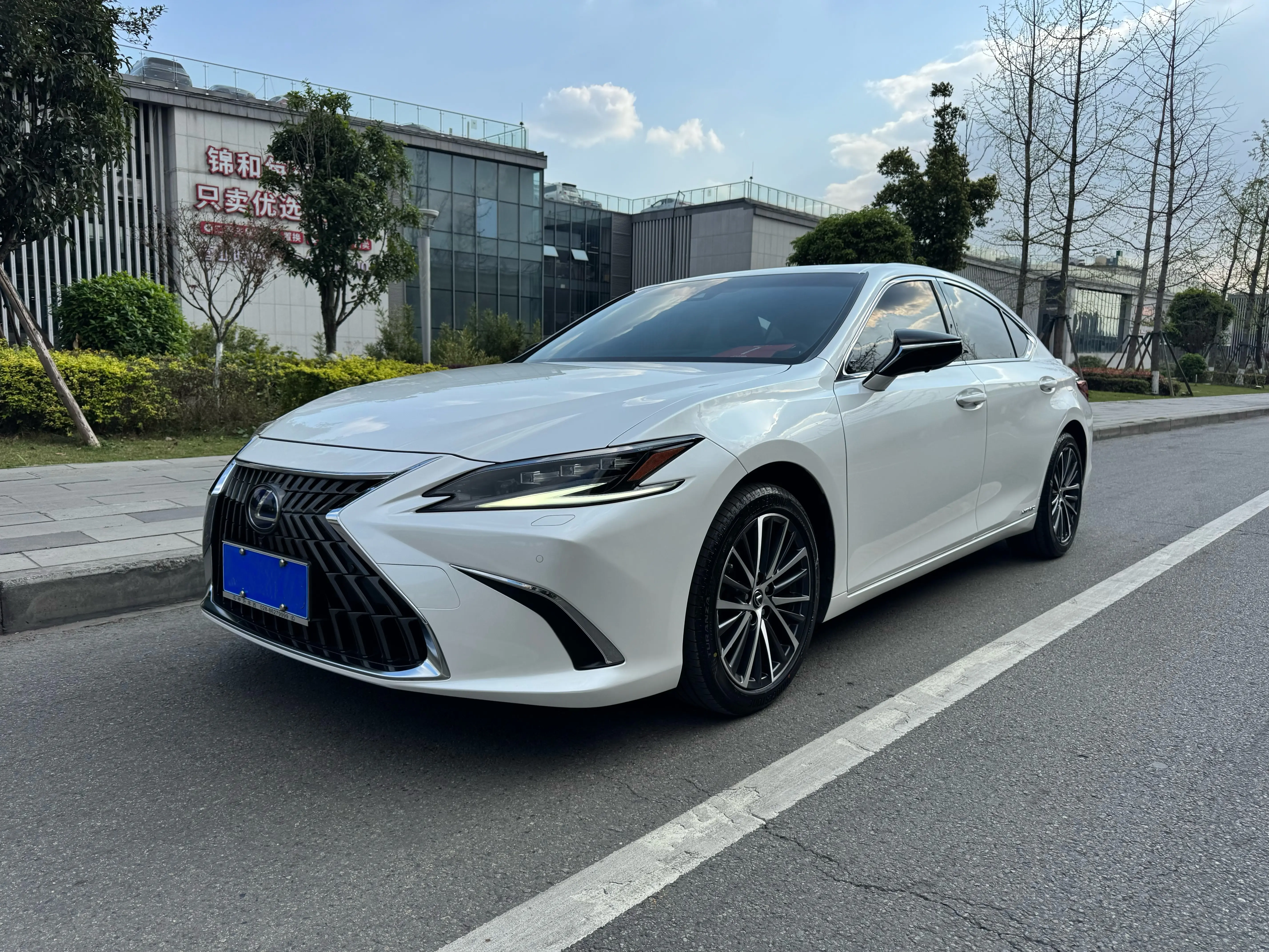 Lexus ES