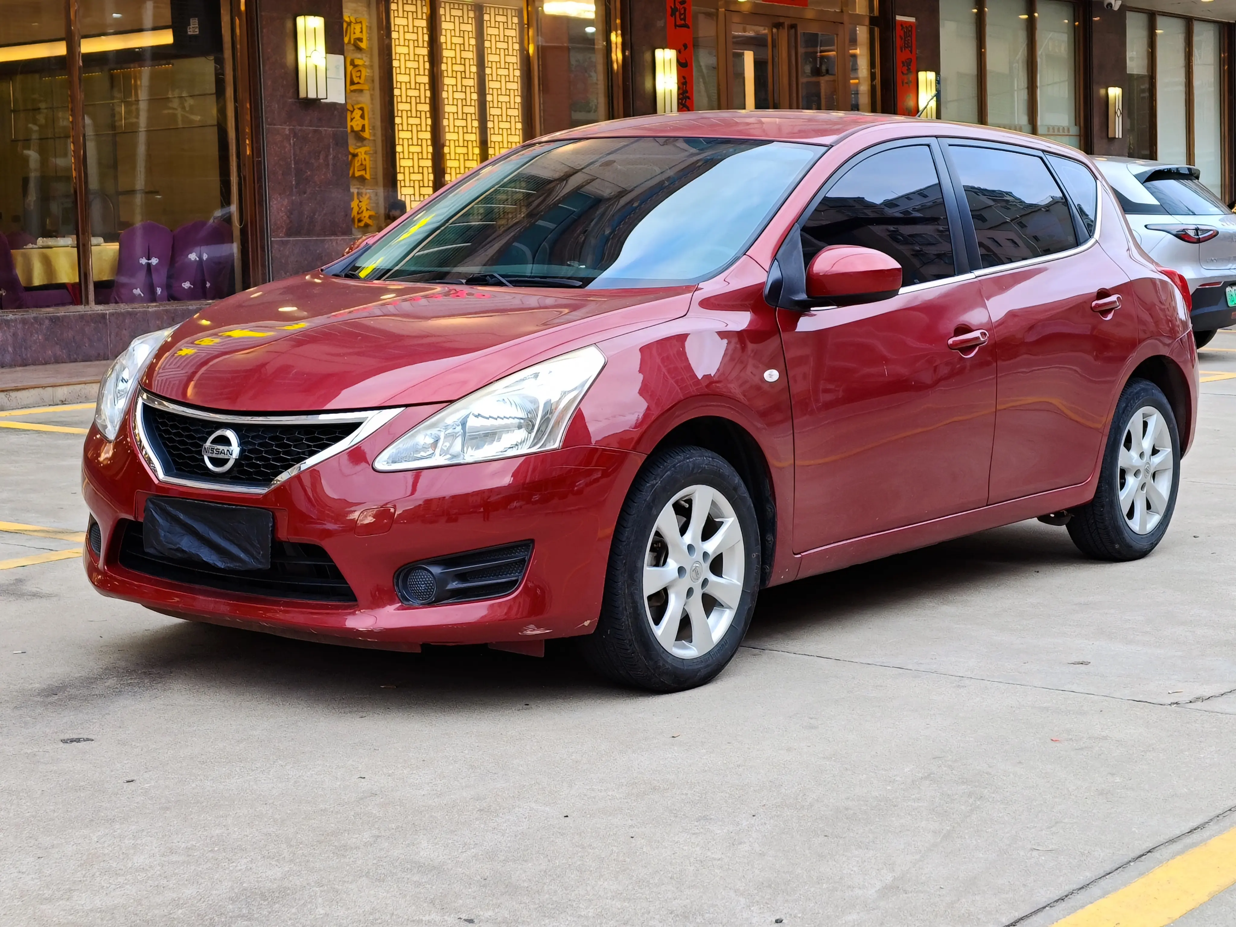 Nissan Tiida