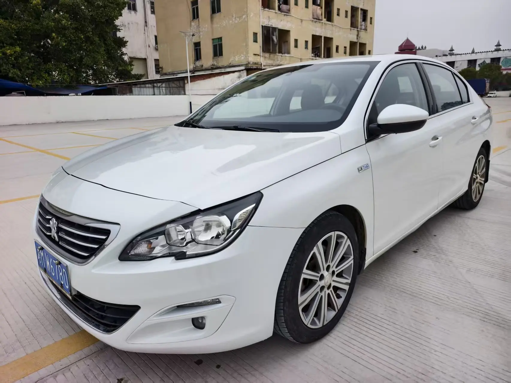 Peugeot 408