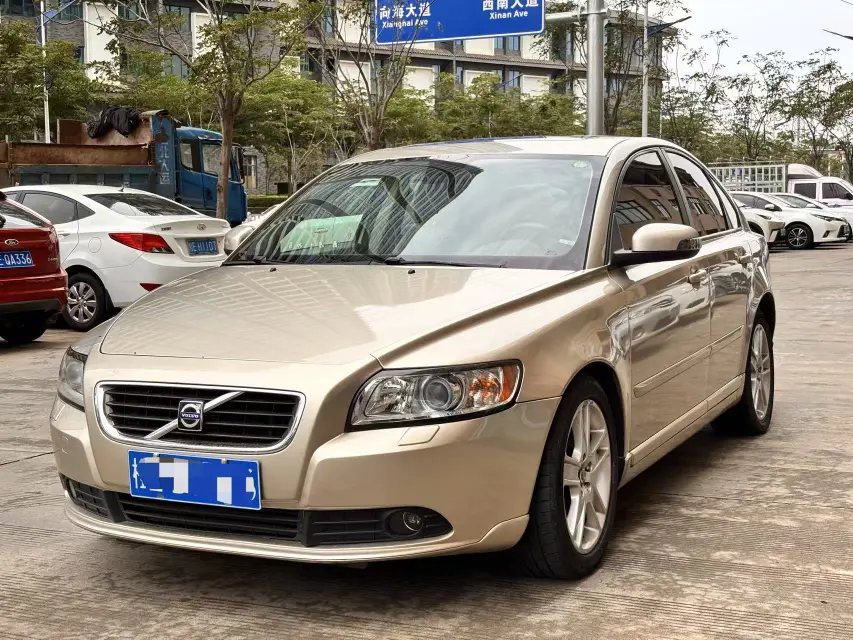 Volvo S40