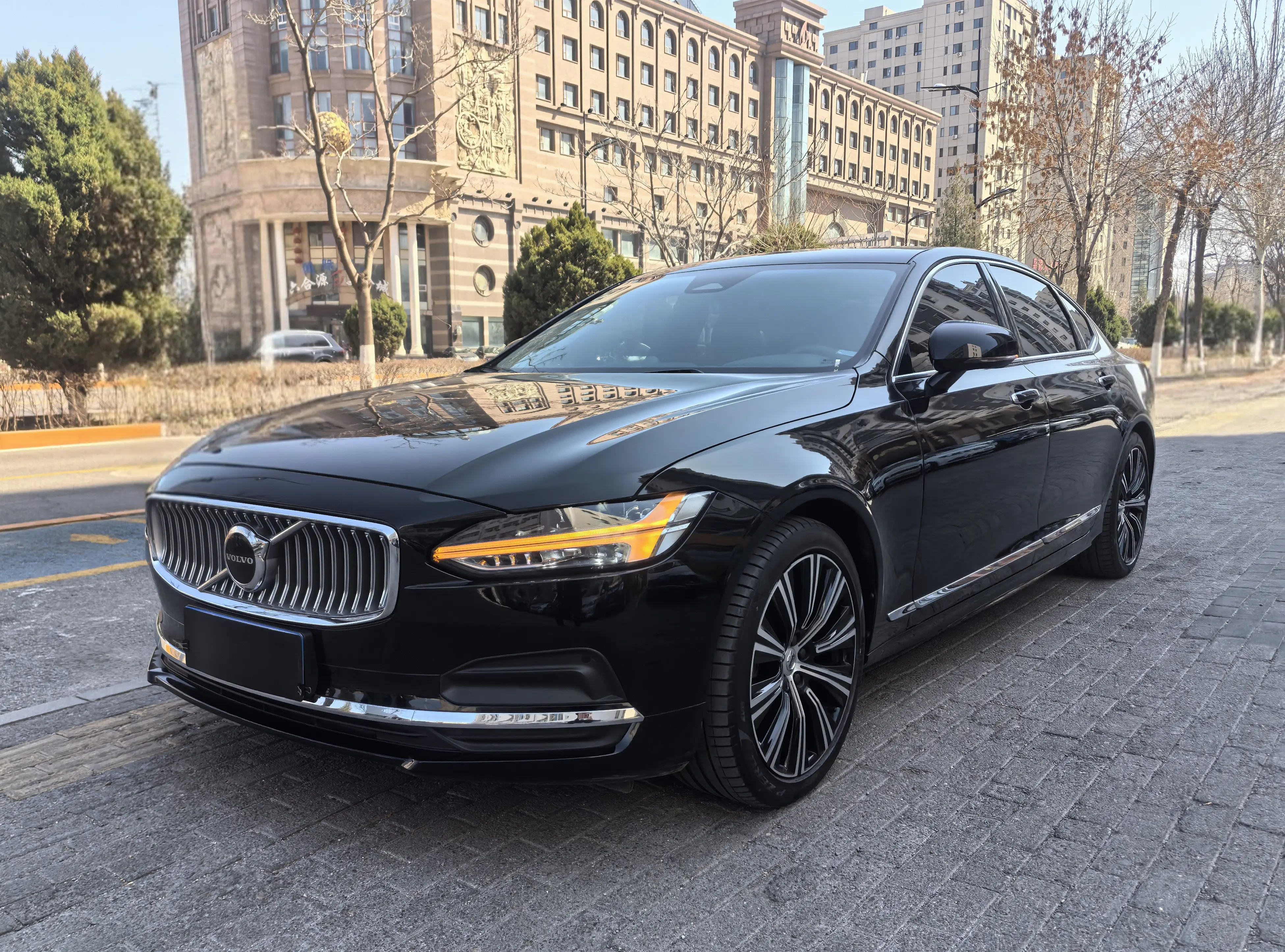 Volvo S90