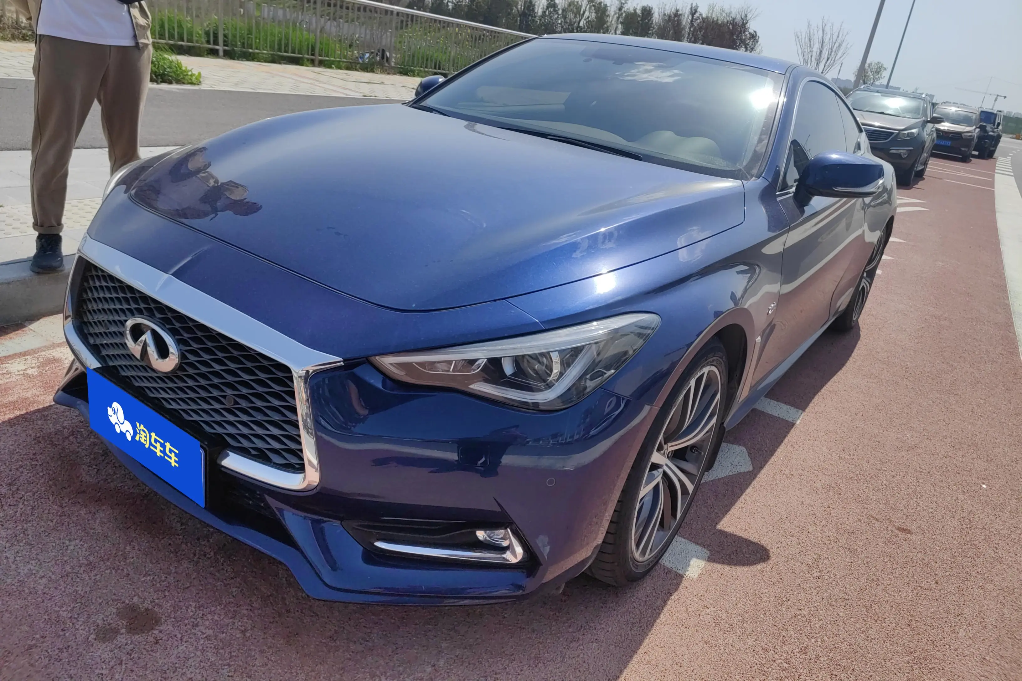 Infiniti Q60