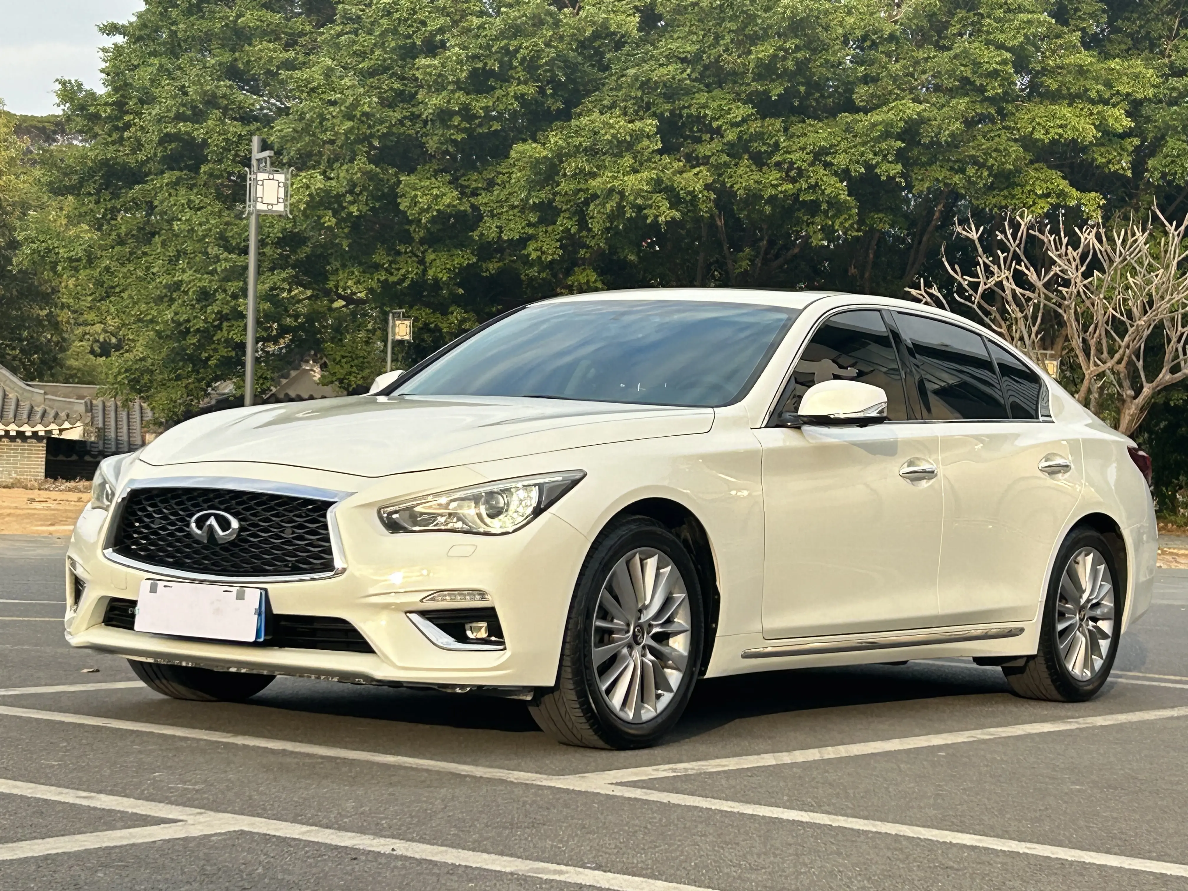 Infiniti Q50L