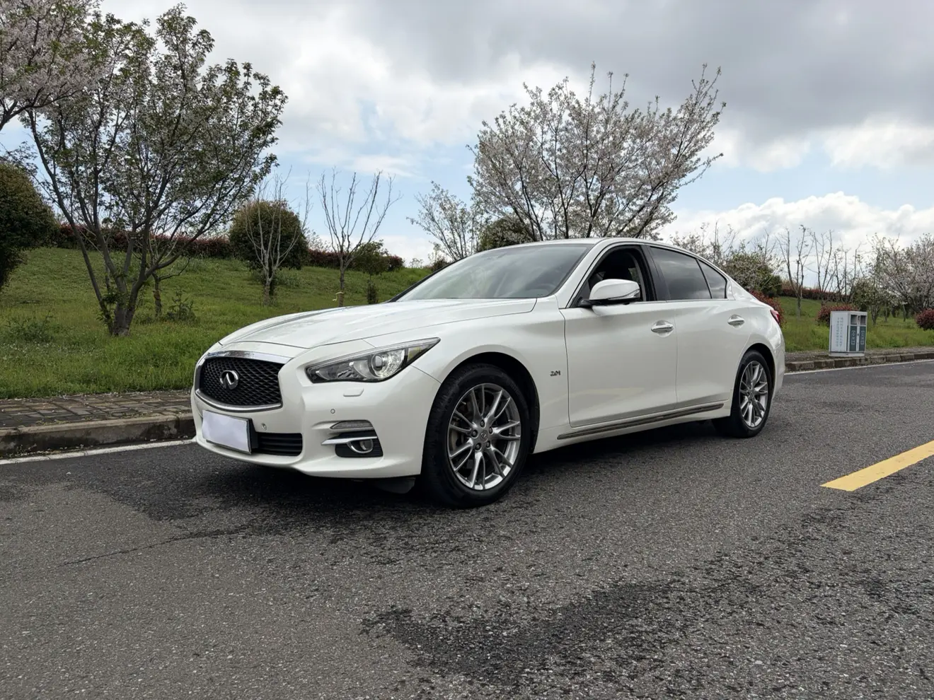 Infiniti Q50L