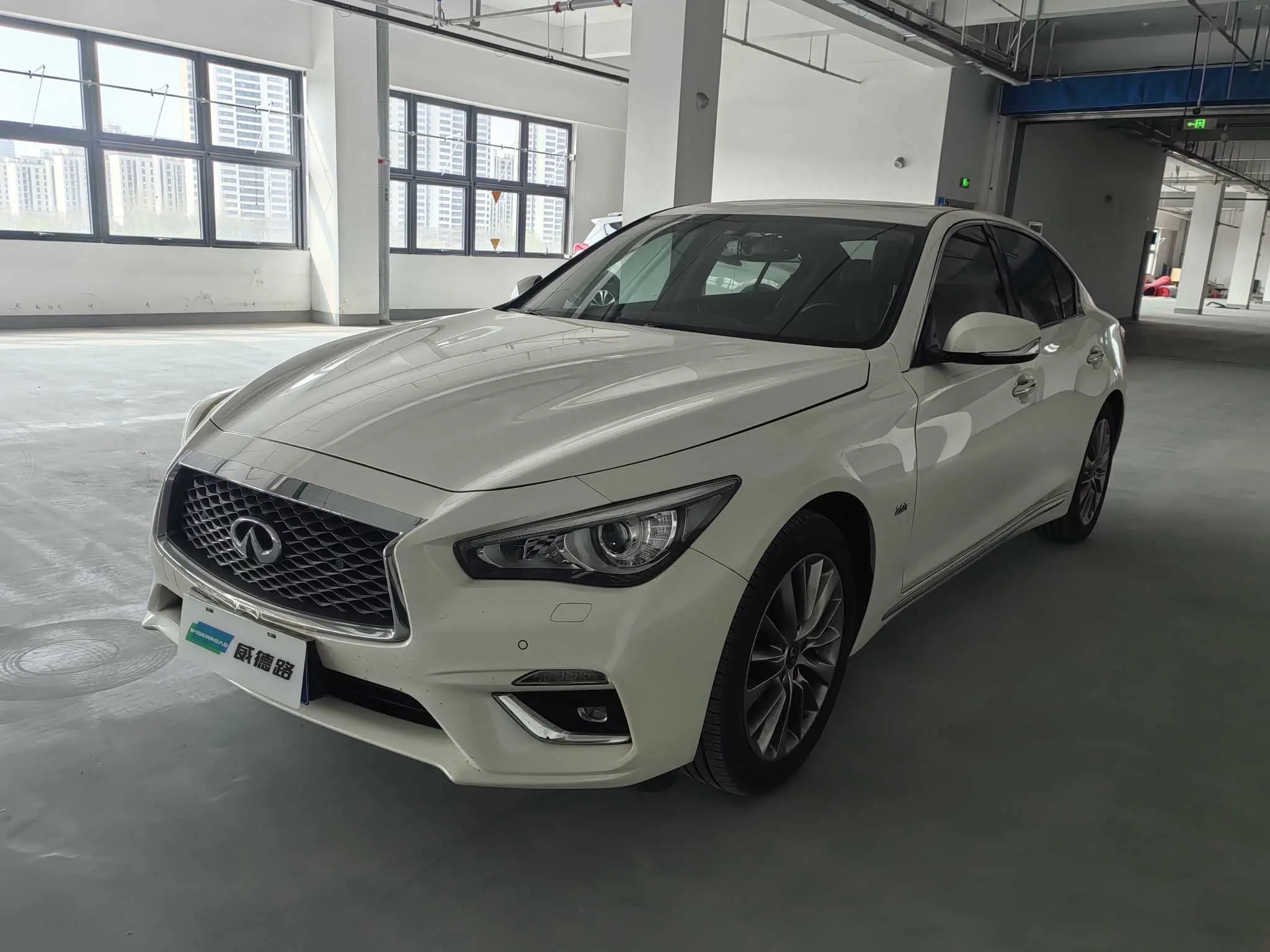 Infiniti Q50L