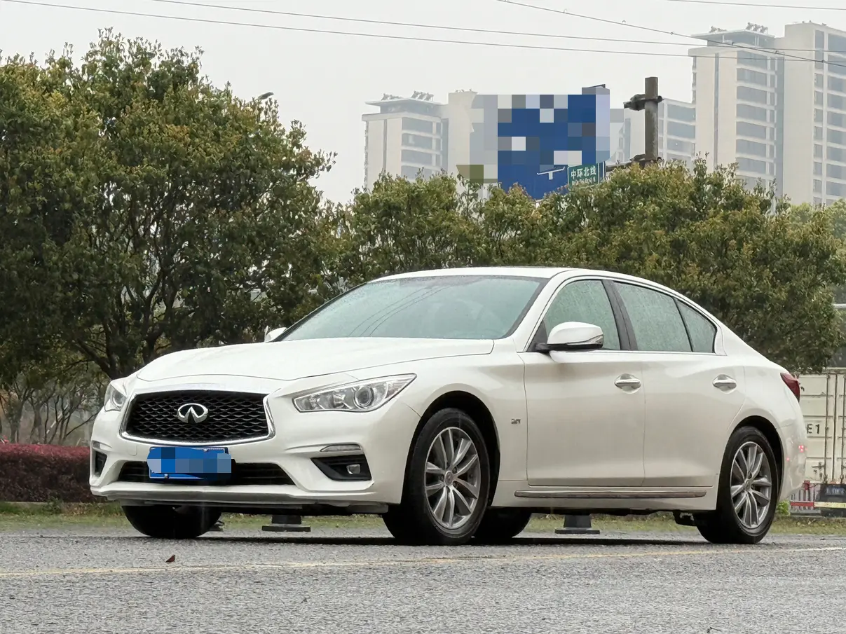 Infiniti Q50L