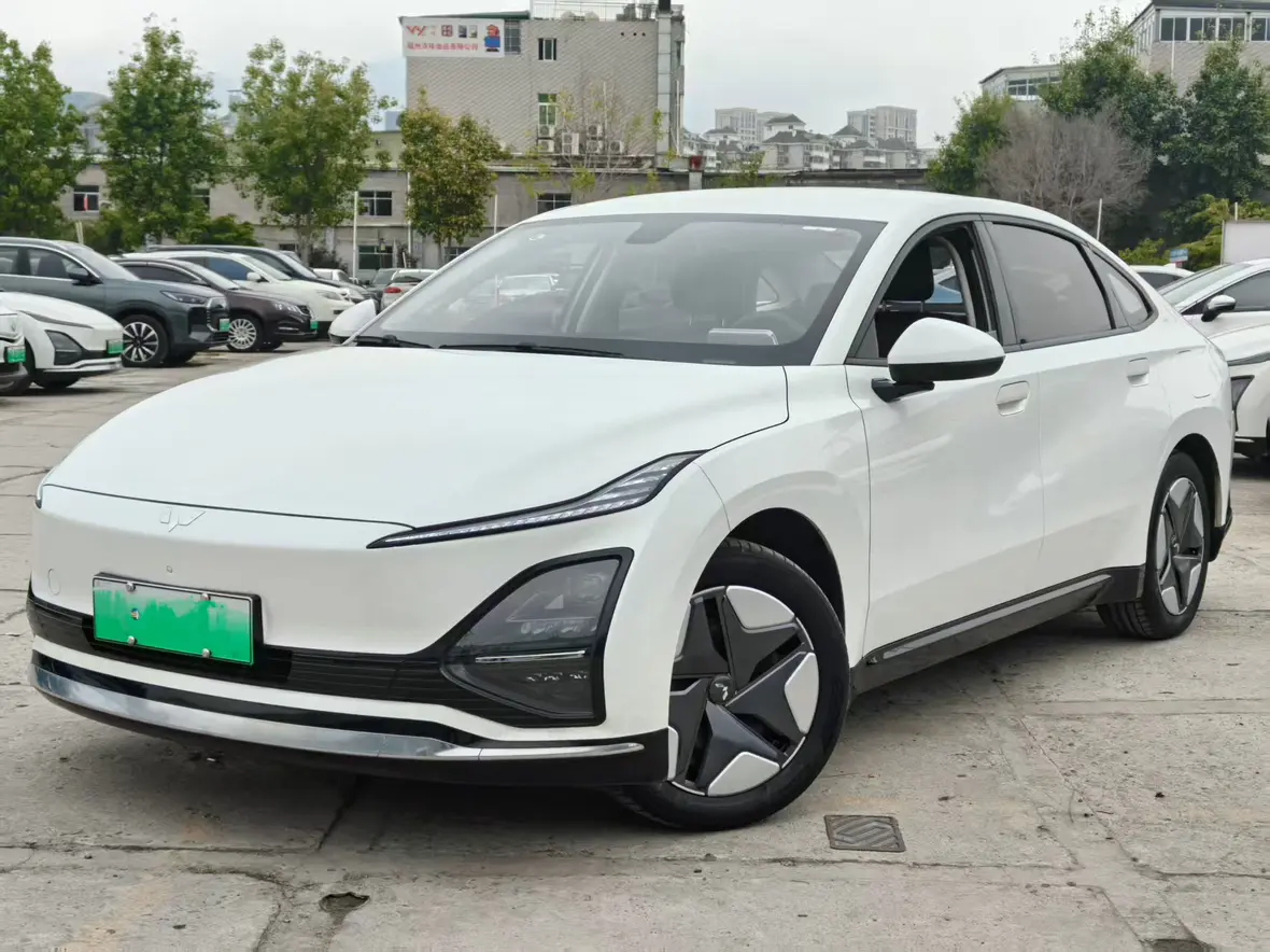 Wuling E5