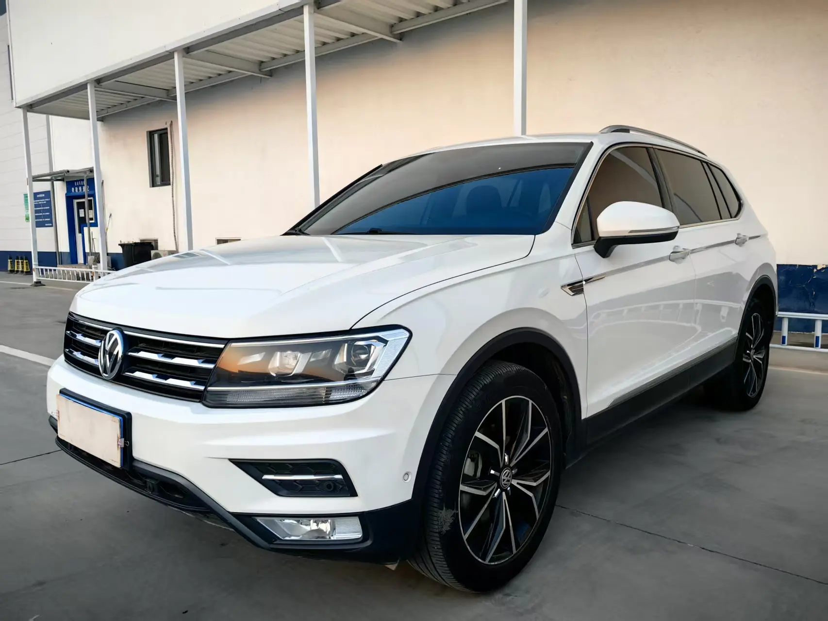 Volkswagen Tiguan L