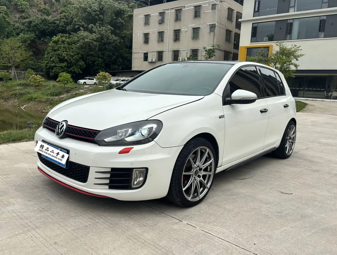 Volkswagen Golf GTI