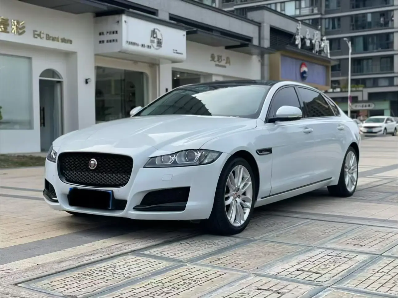 Jaguar XFL