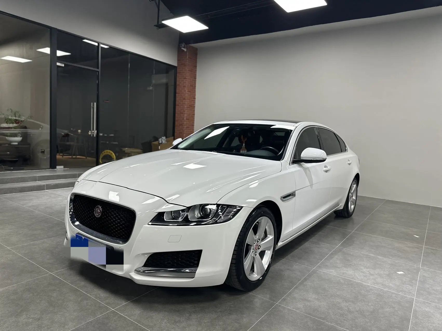 Jaguar XFL