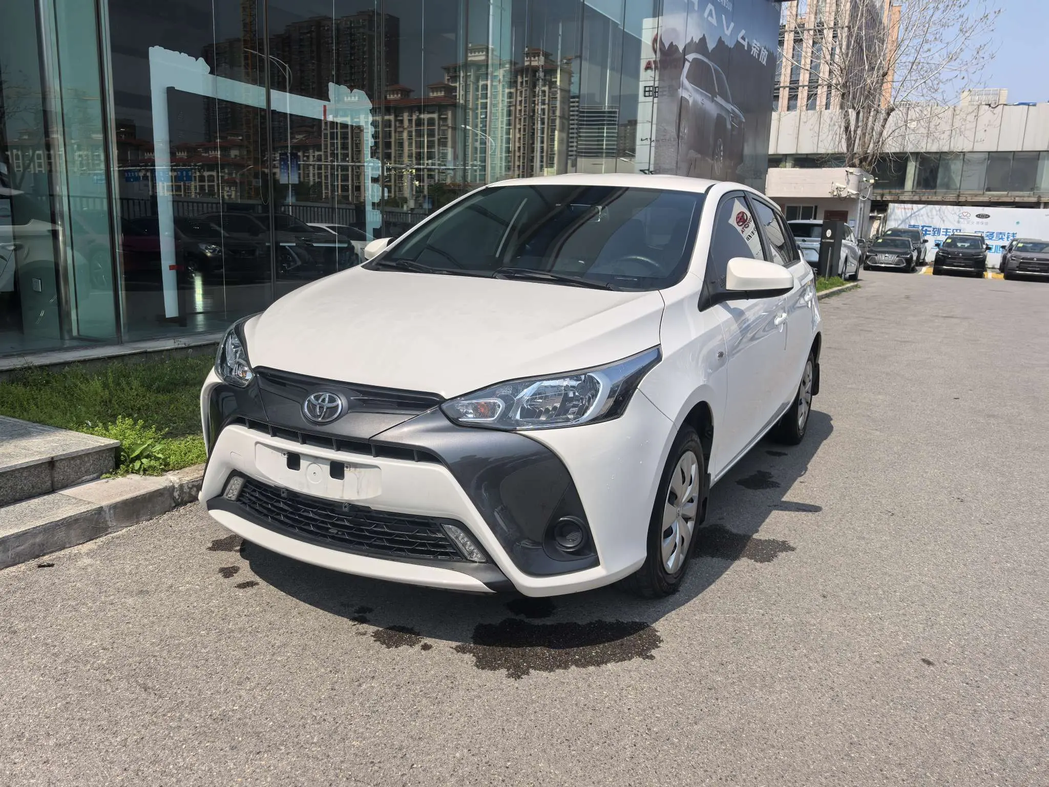 Toyota Yaris L