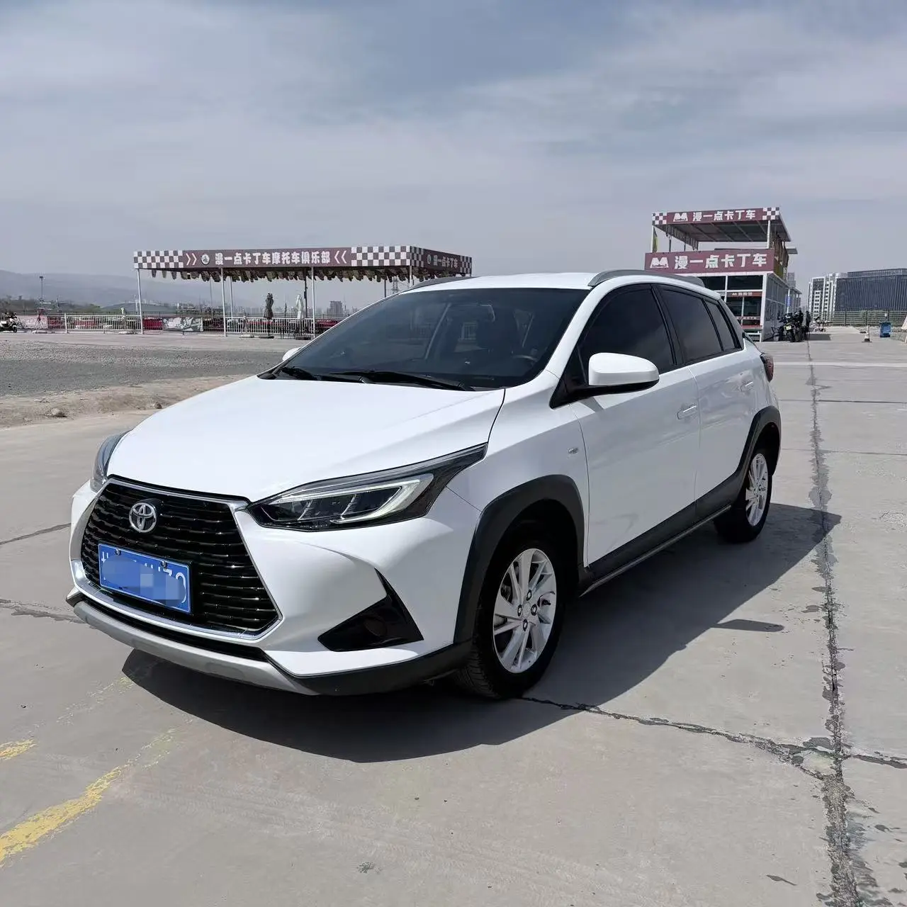 Toyota Yaris L