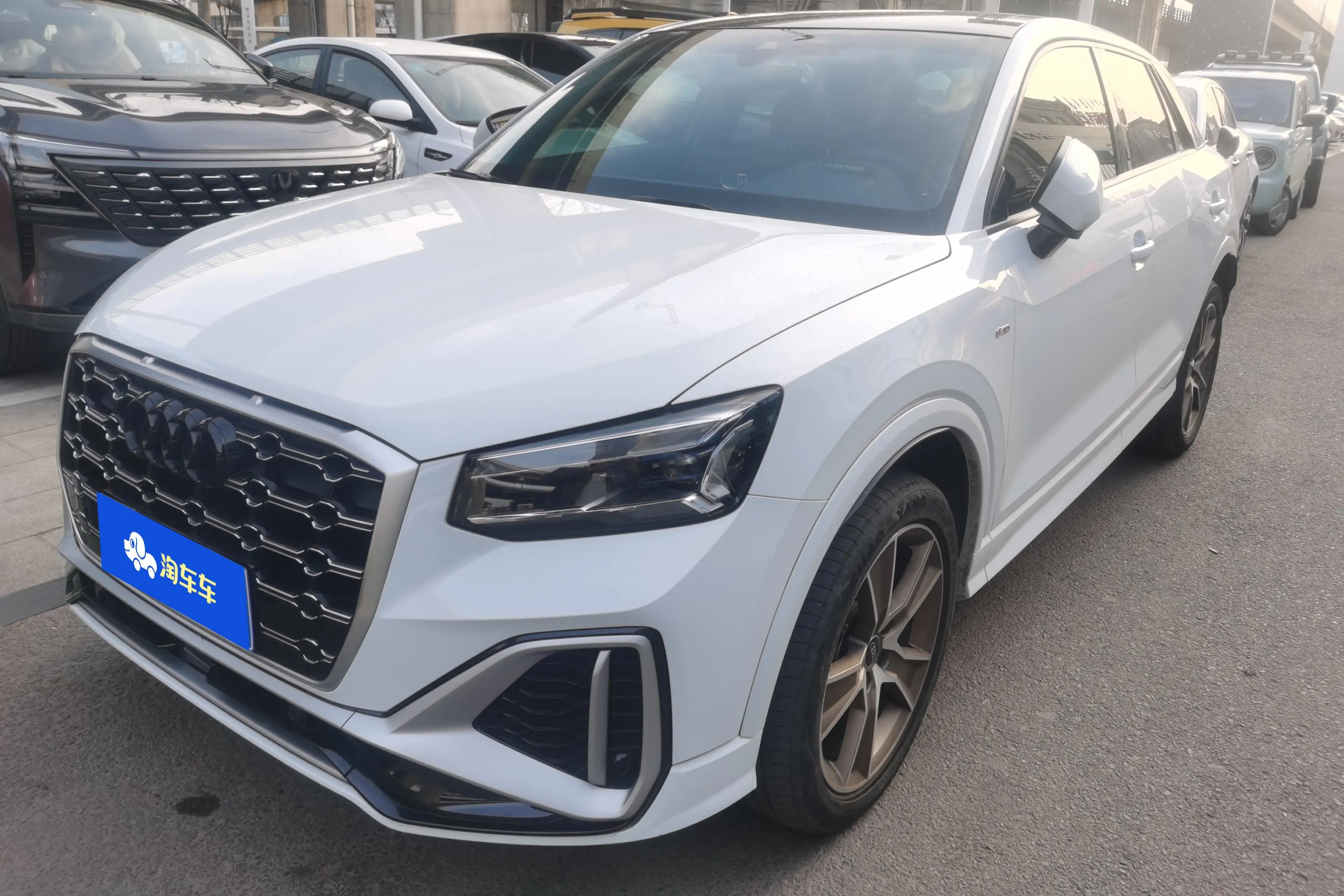 Audi Q2L