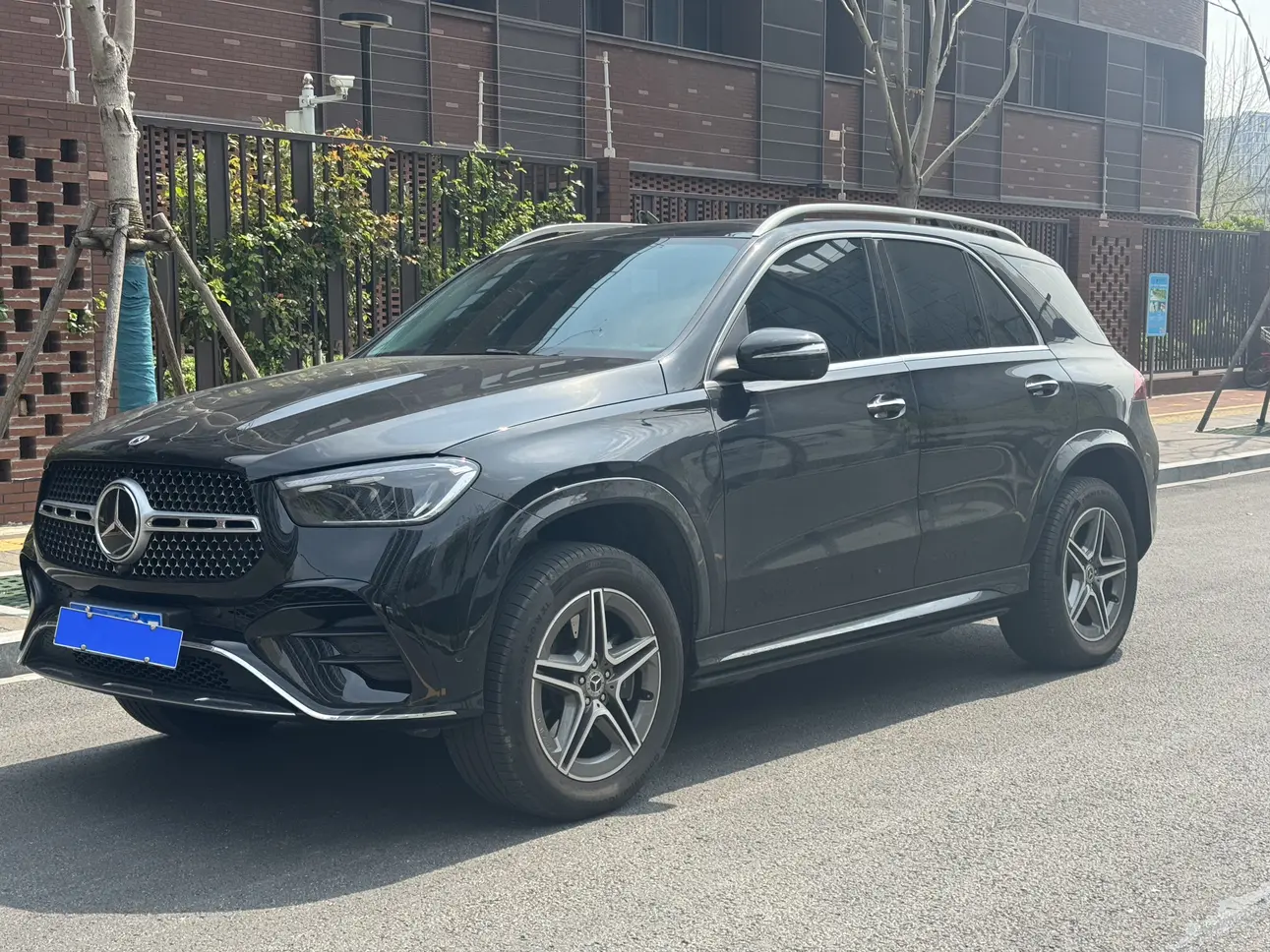 Mercedes-Benz GLE (Imported)