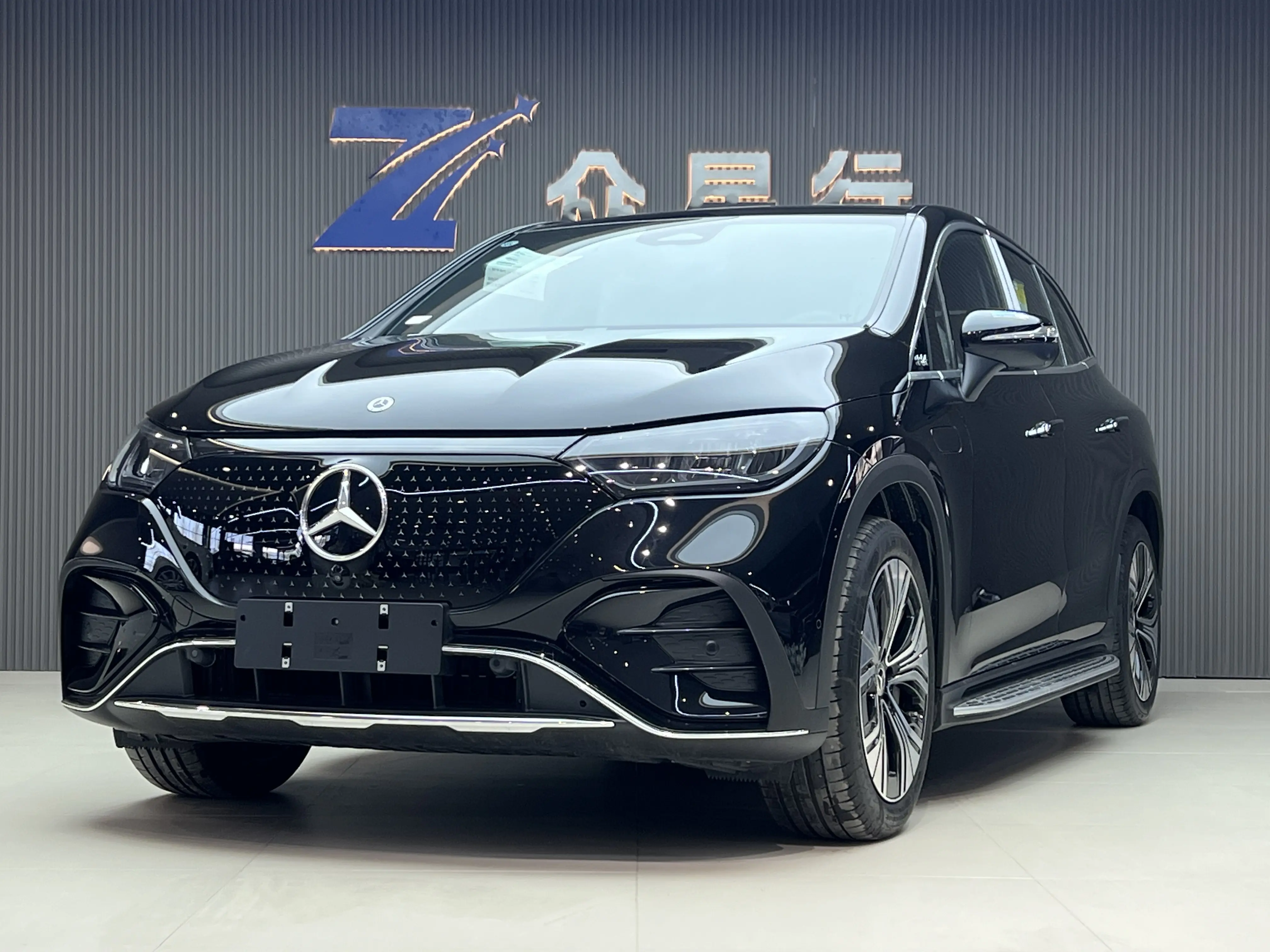 Mercedes-Benz EQE SUV