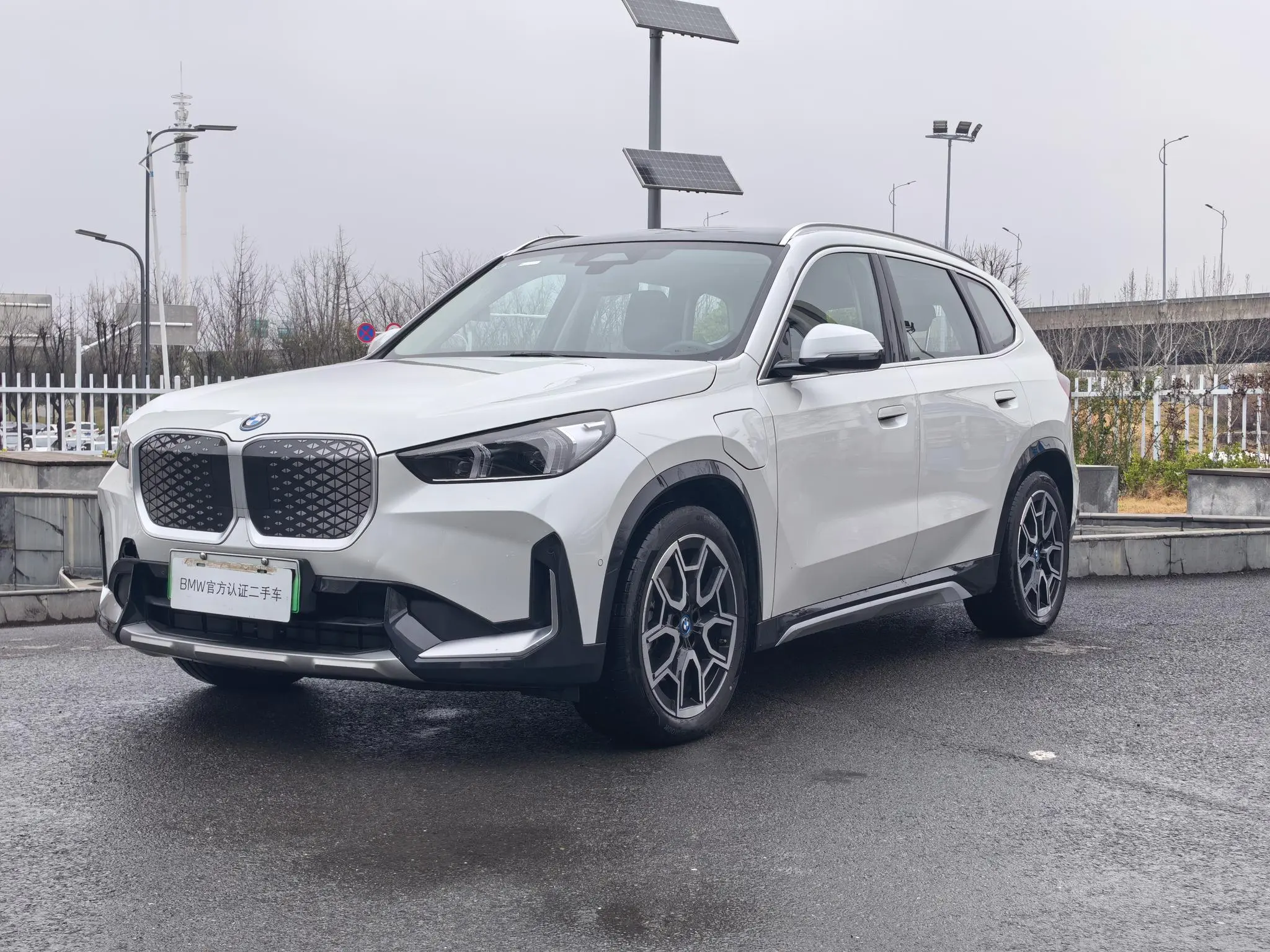 BMW iX1