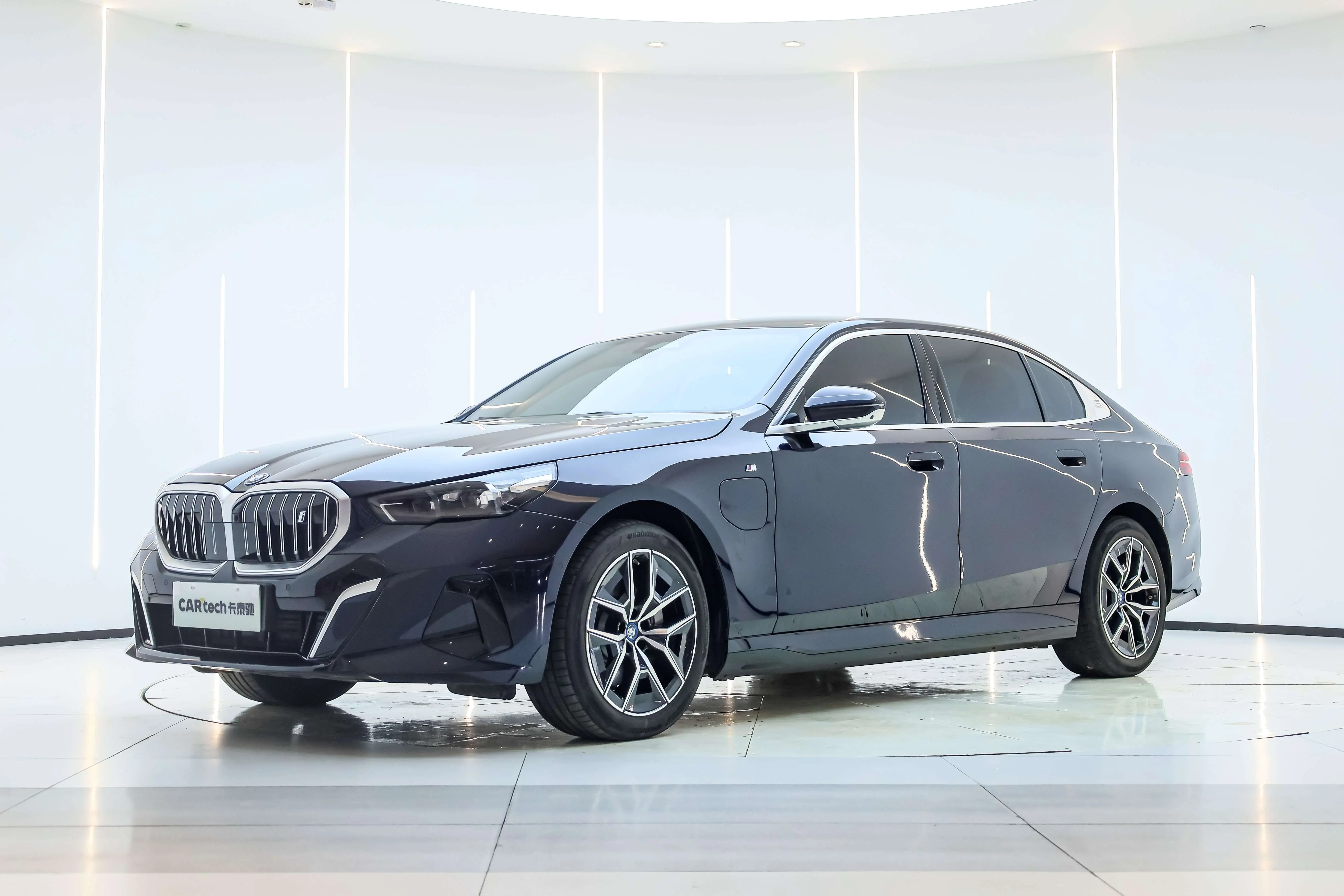 BMW i5