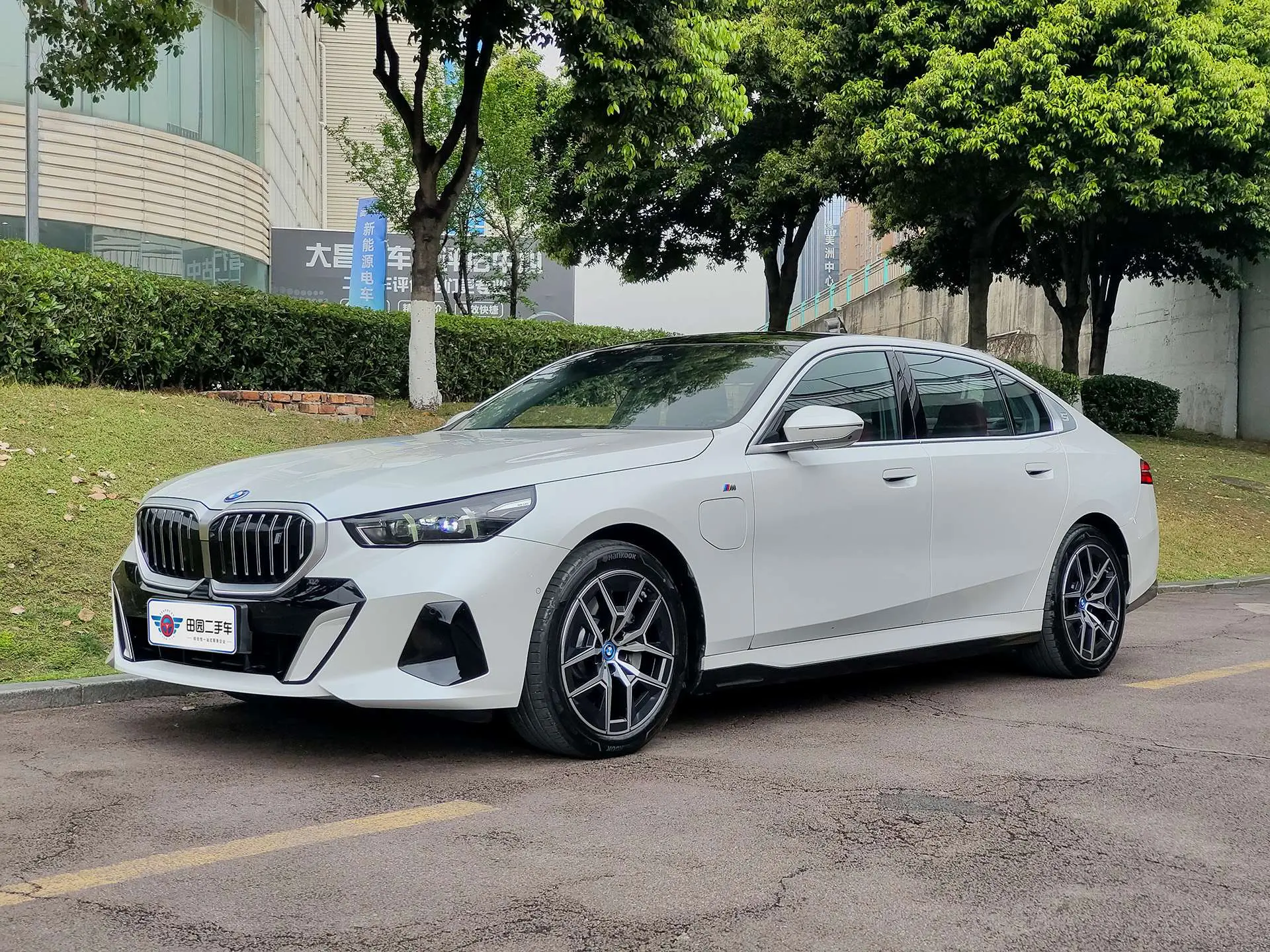 BMW i5
