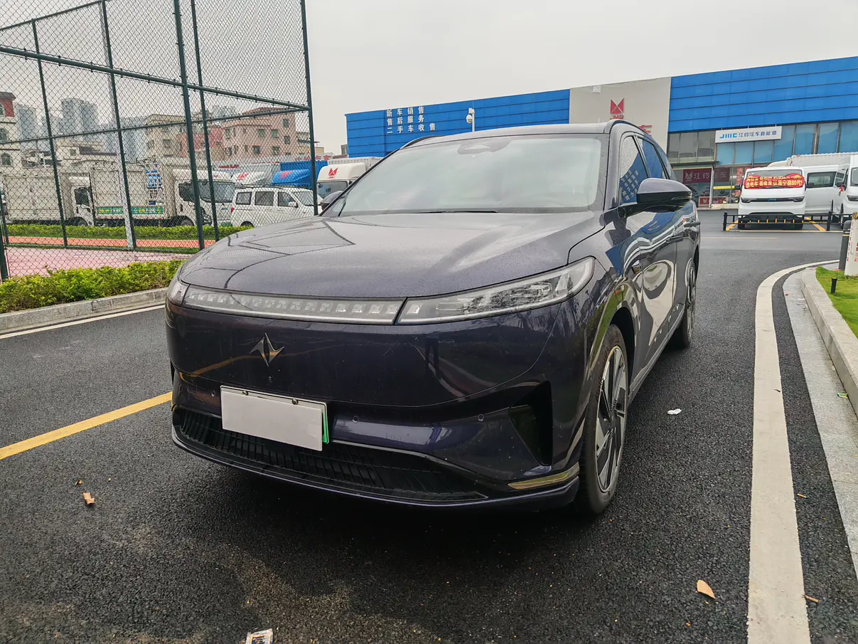 Dongfeng Eπ008