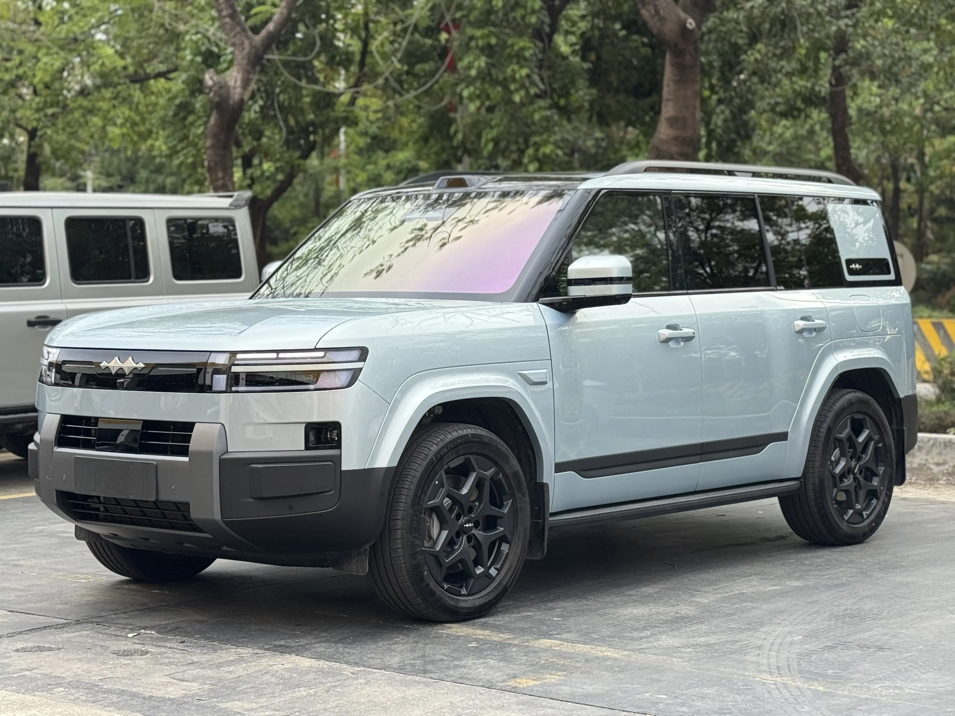 BYD Leopard Titanium 7 PHEV