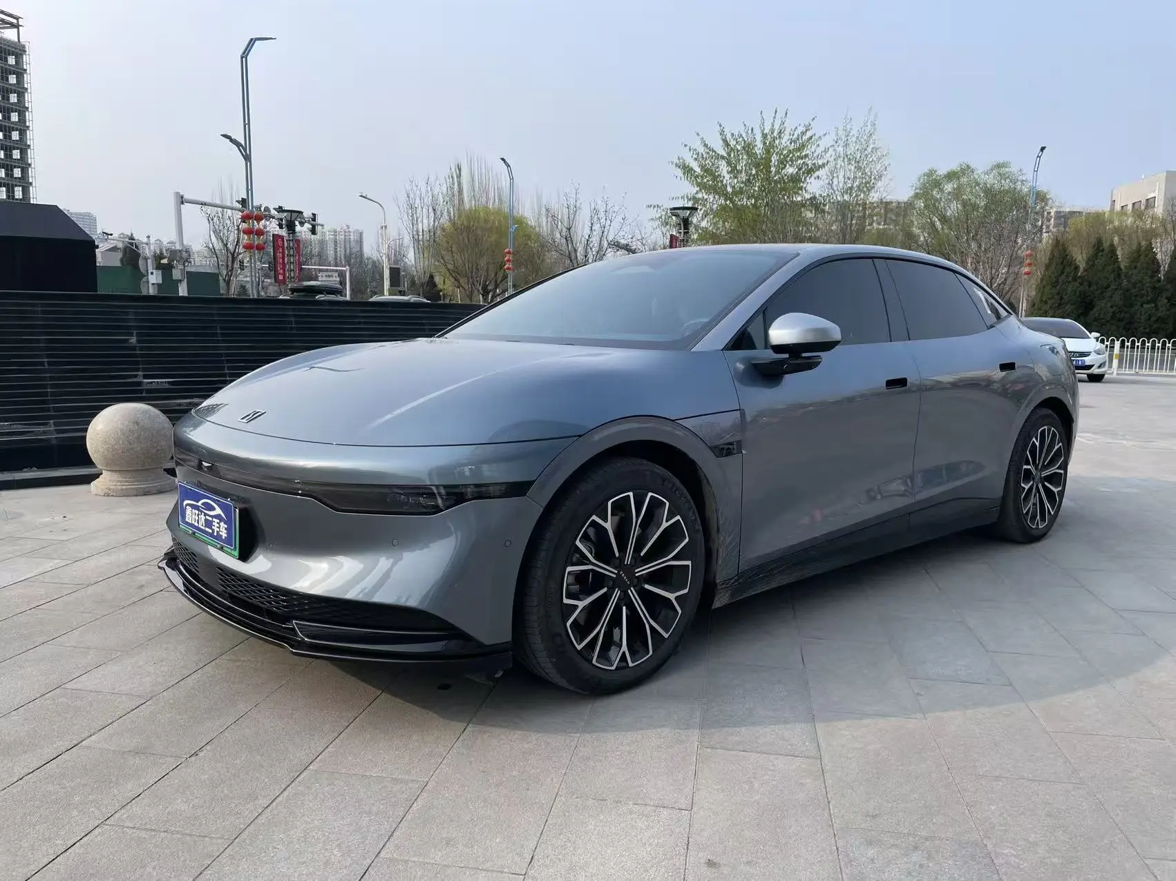 ZEEKR 007
