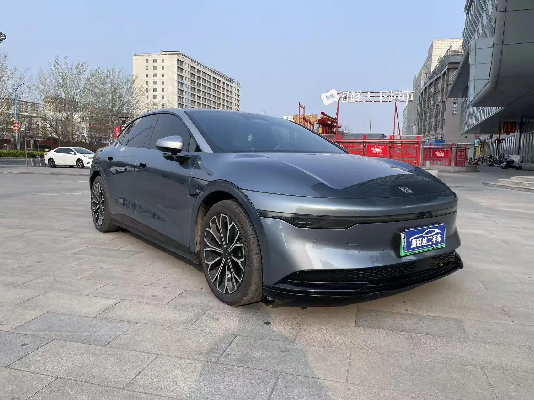 ZEEKR 007