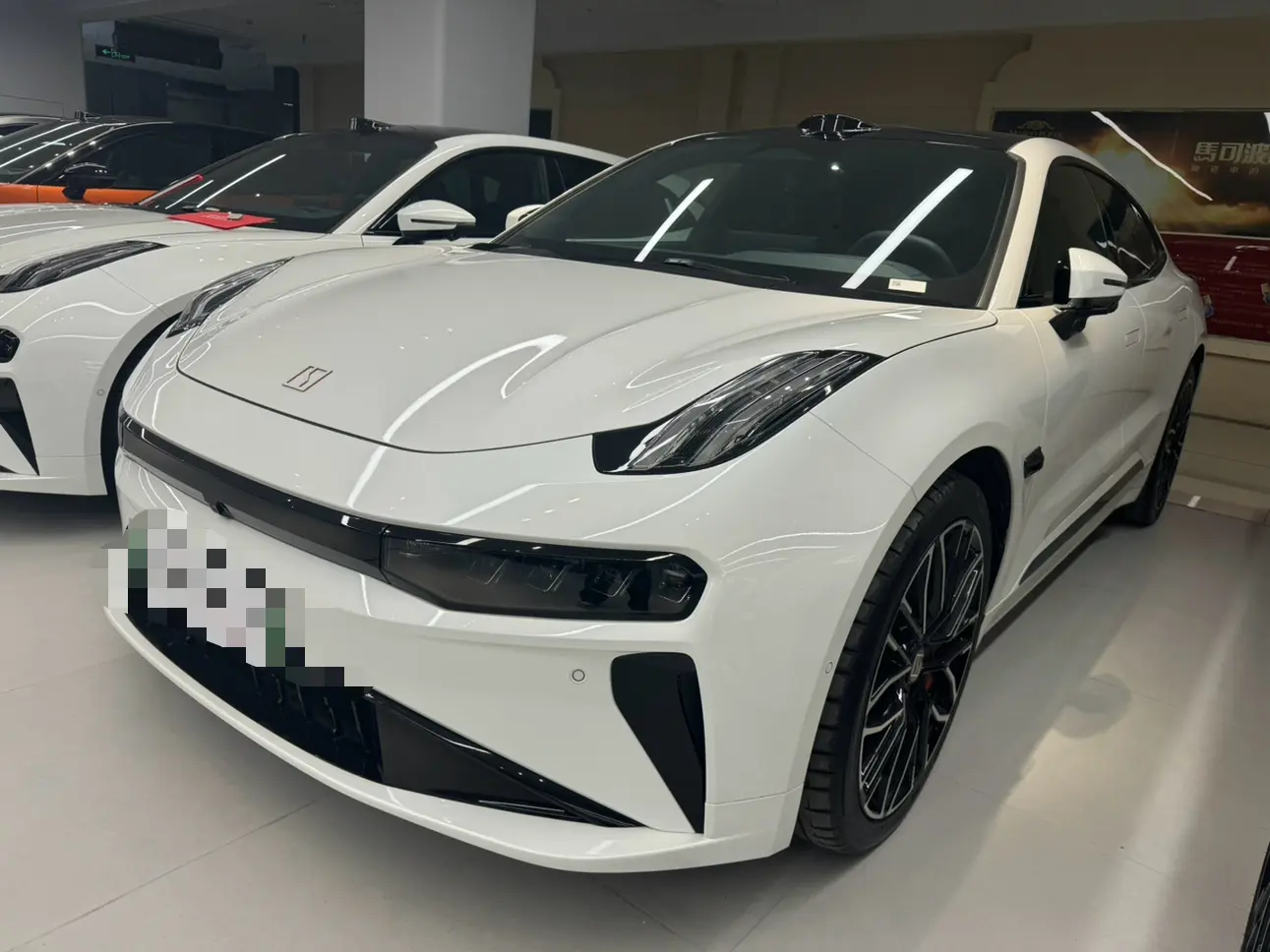 ZEEKR 001