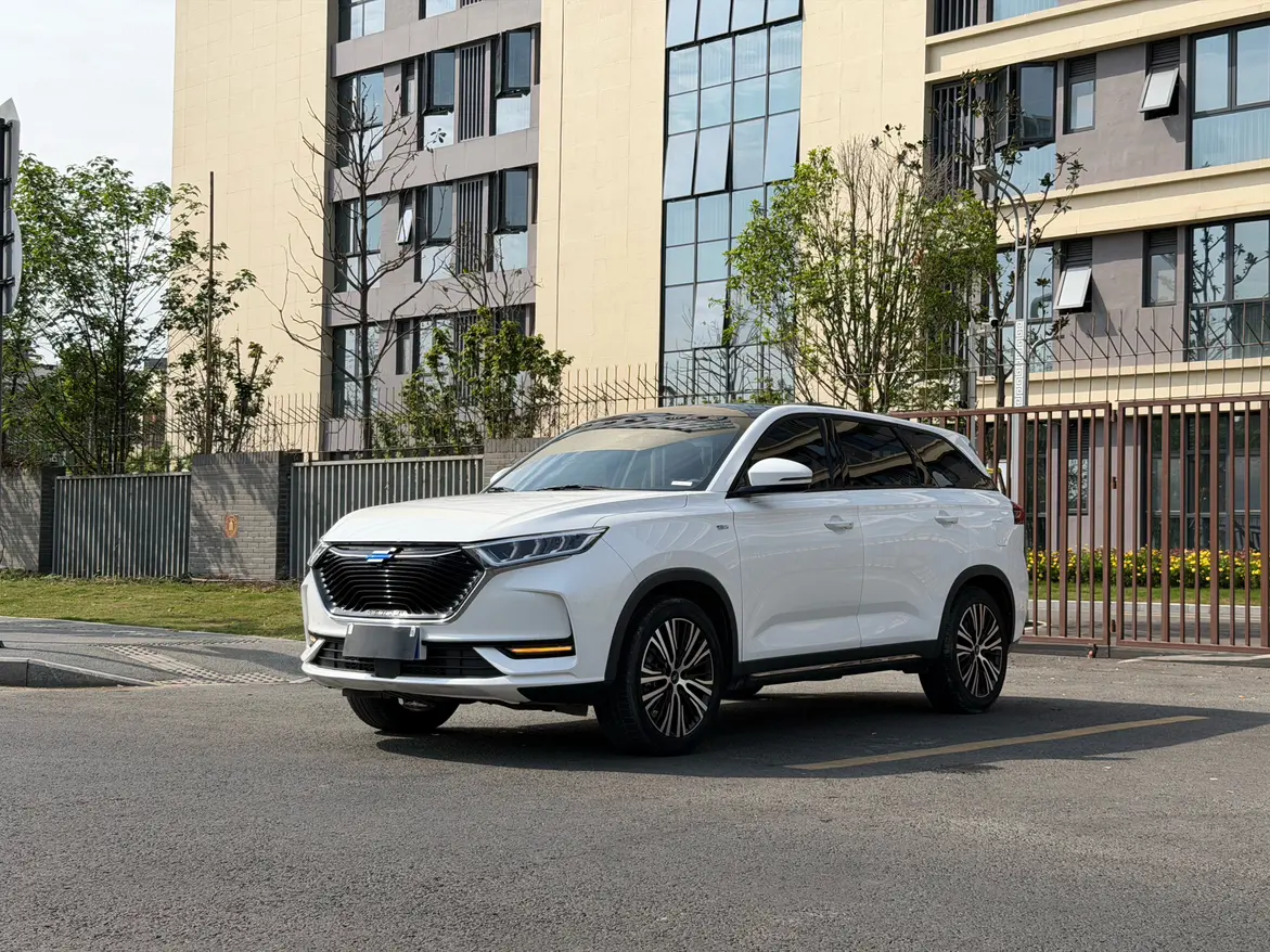 Oshan Changan Auchan X7