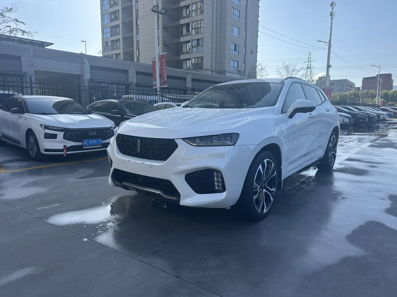 Wey Wei brand VV7