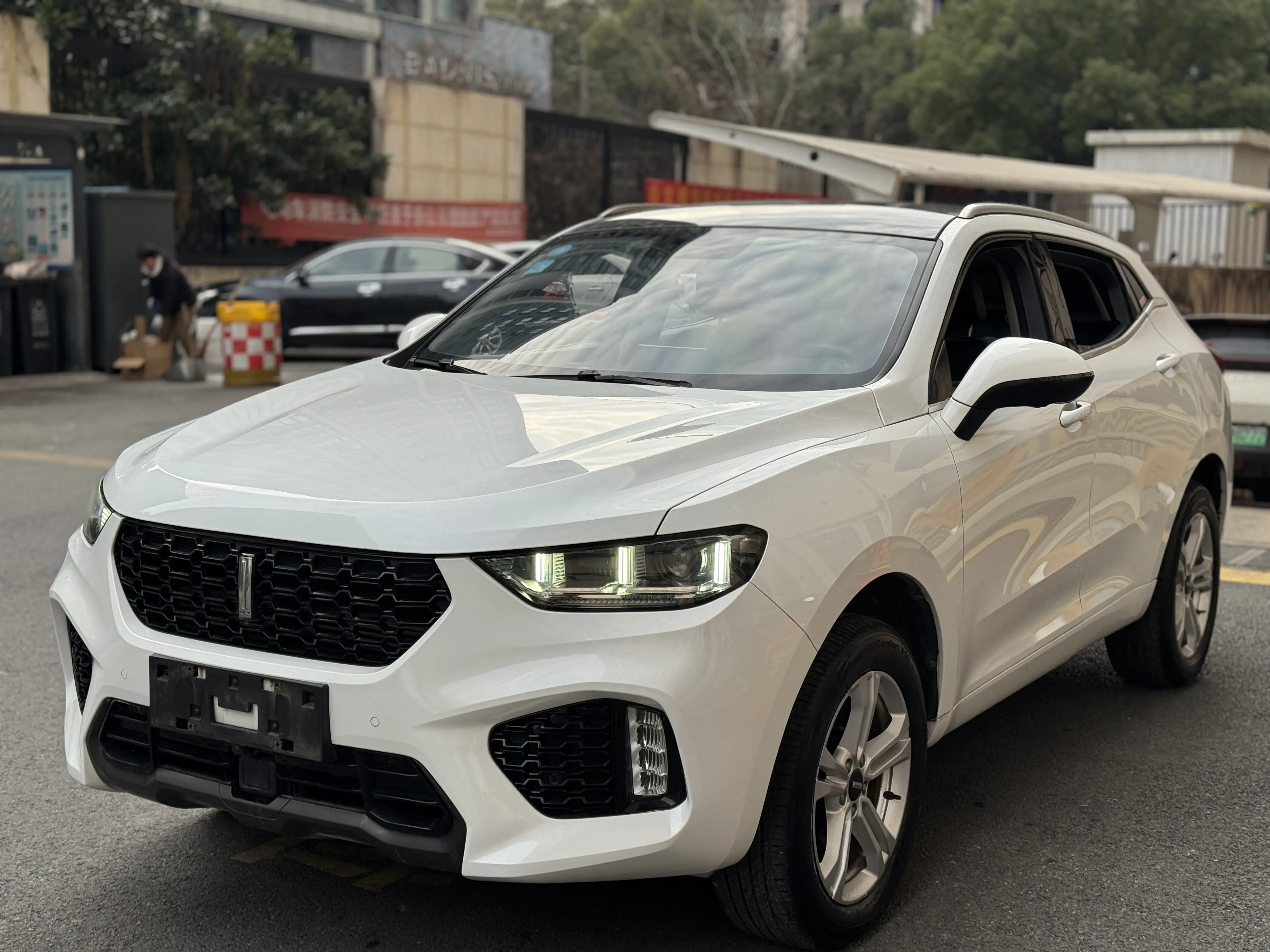 Wey Wei brand VV5