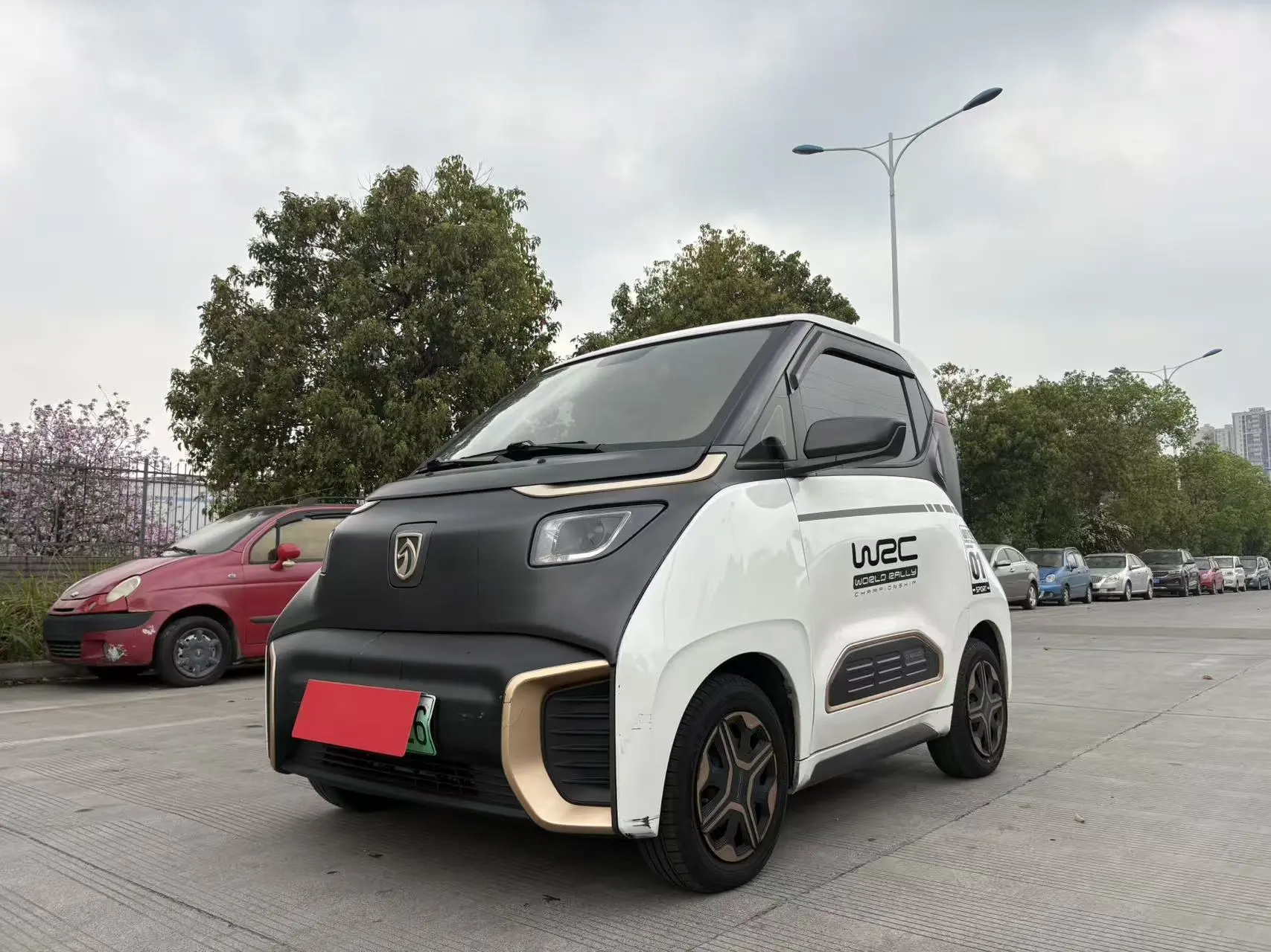 Baojun E200