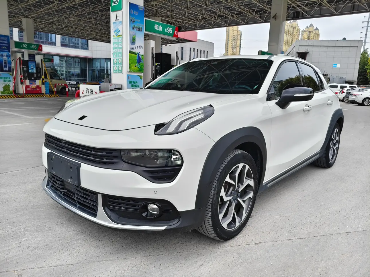 Lynk & Co 02