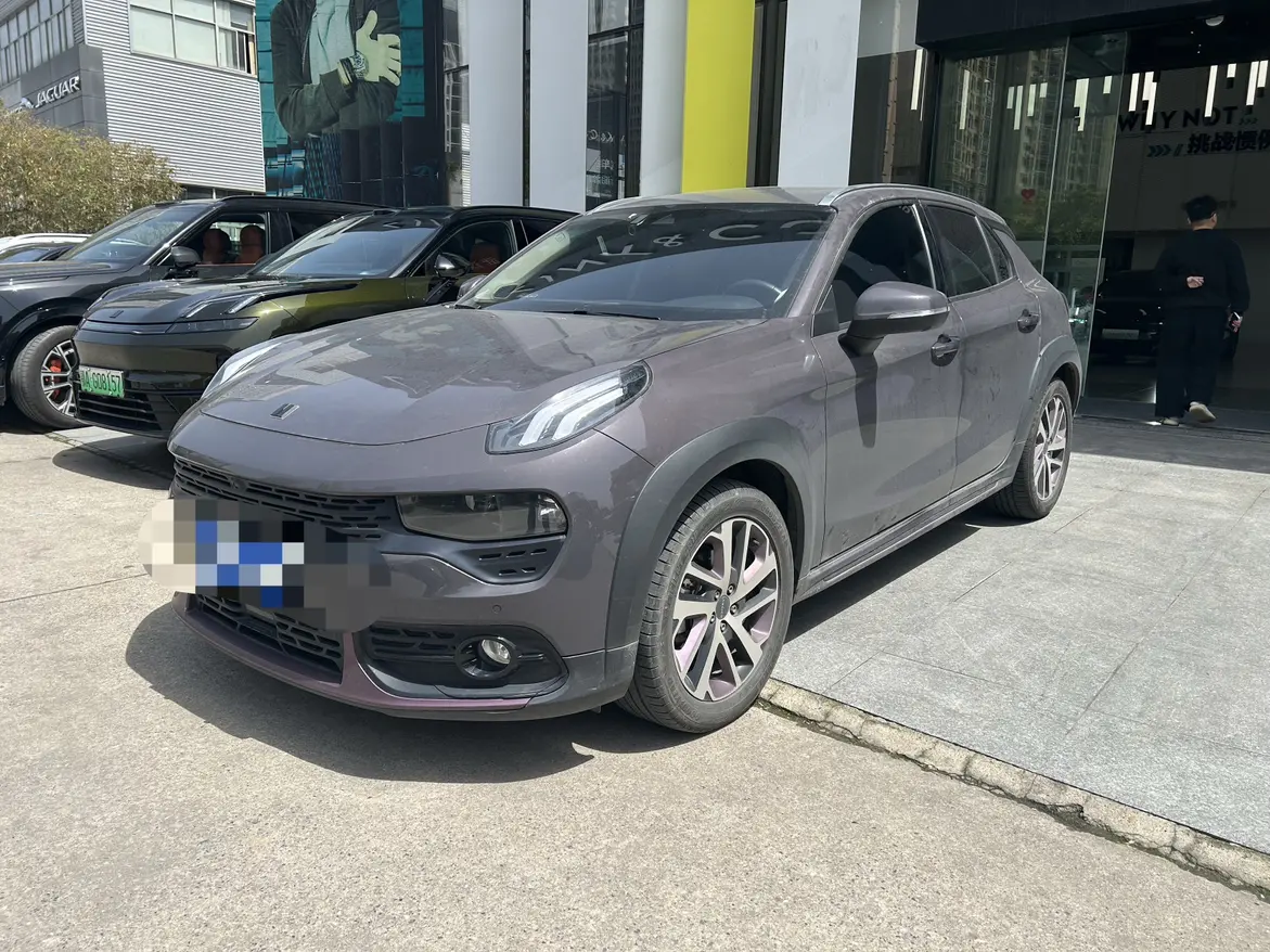 Lynk & Co 02