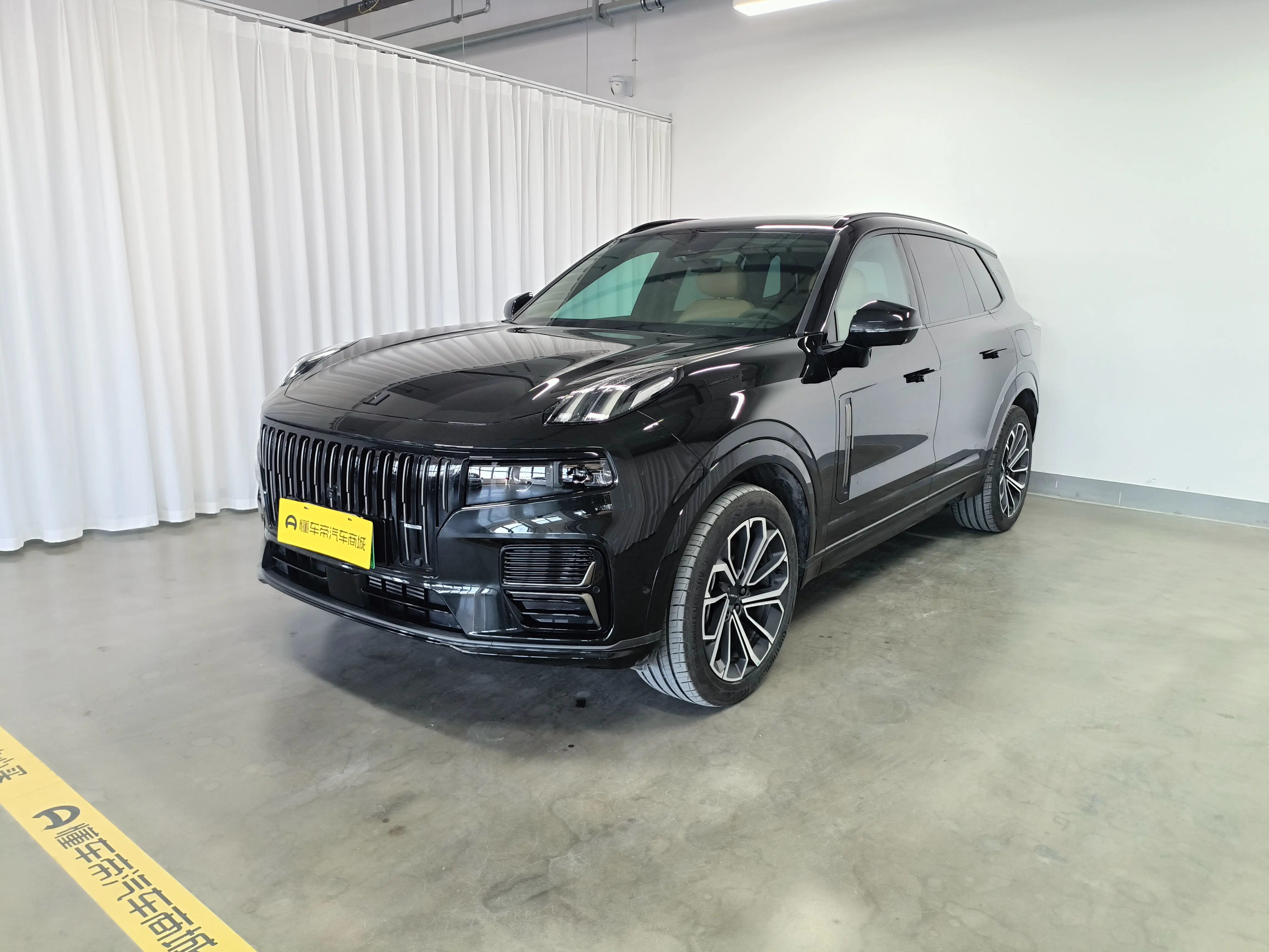 Lynk & Co 09 EM-P