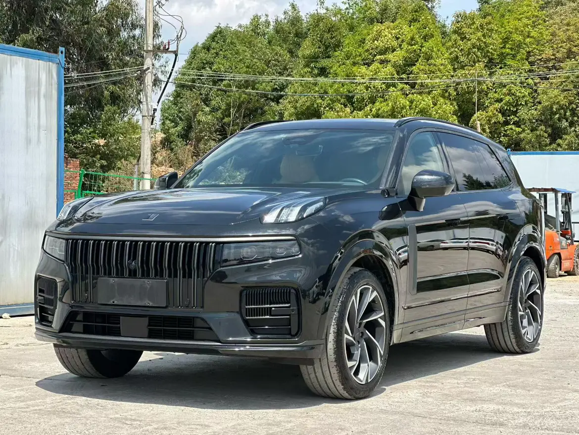 Lynk & Co 09