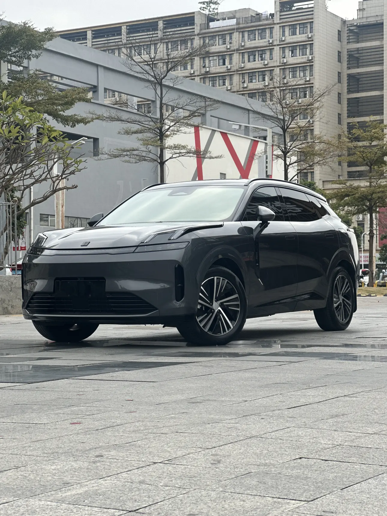 Lynk & Co 08 EM-P