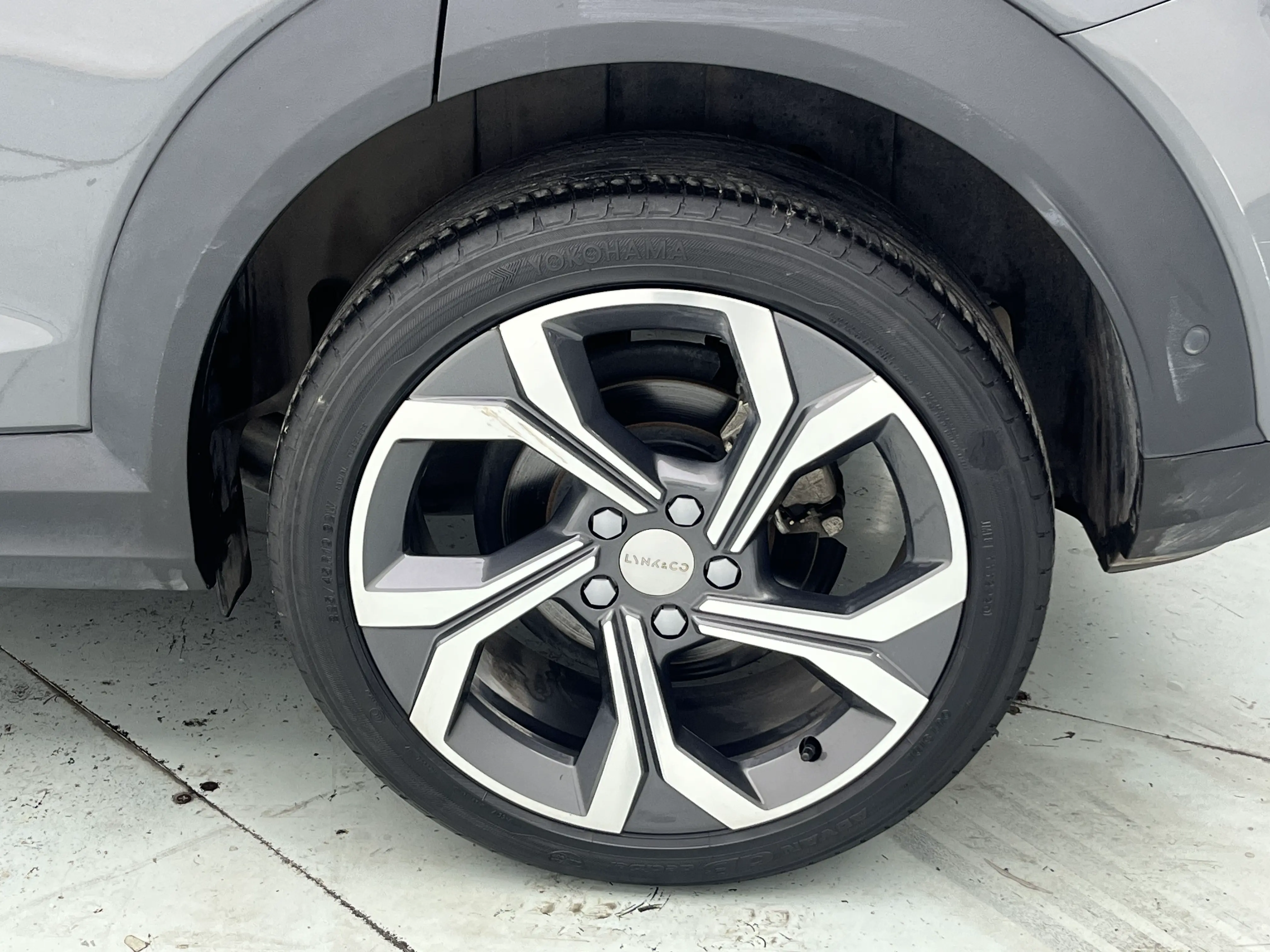 Lynk & Co 06