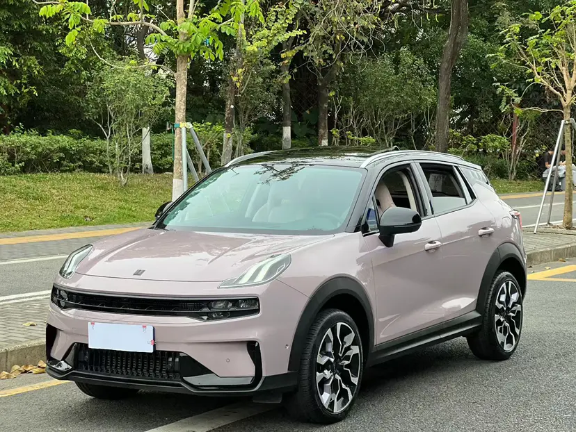 Lynk & Co 06