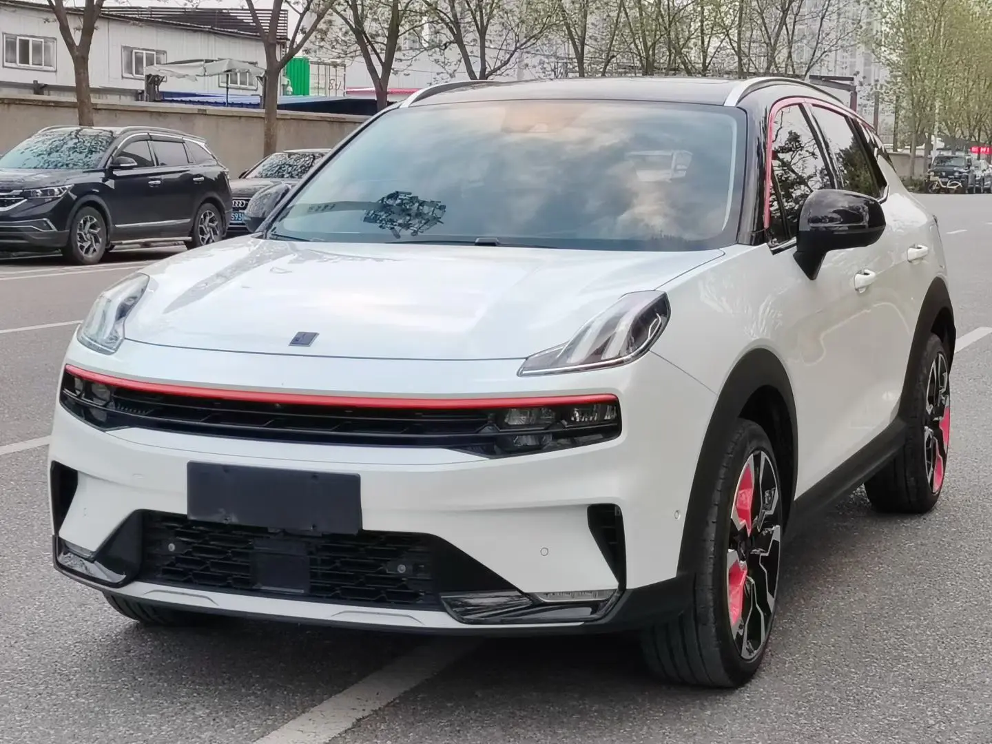 Lynk & Co 06