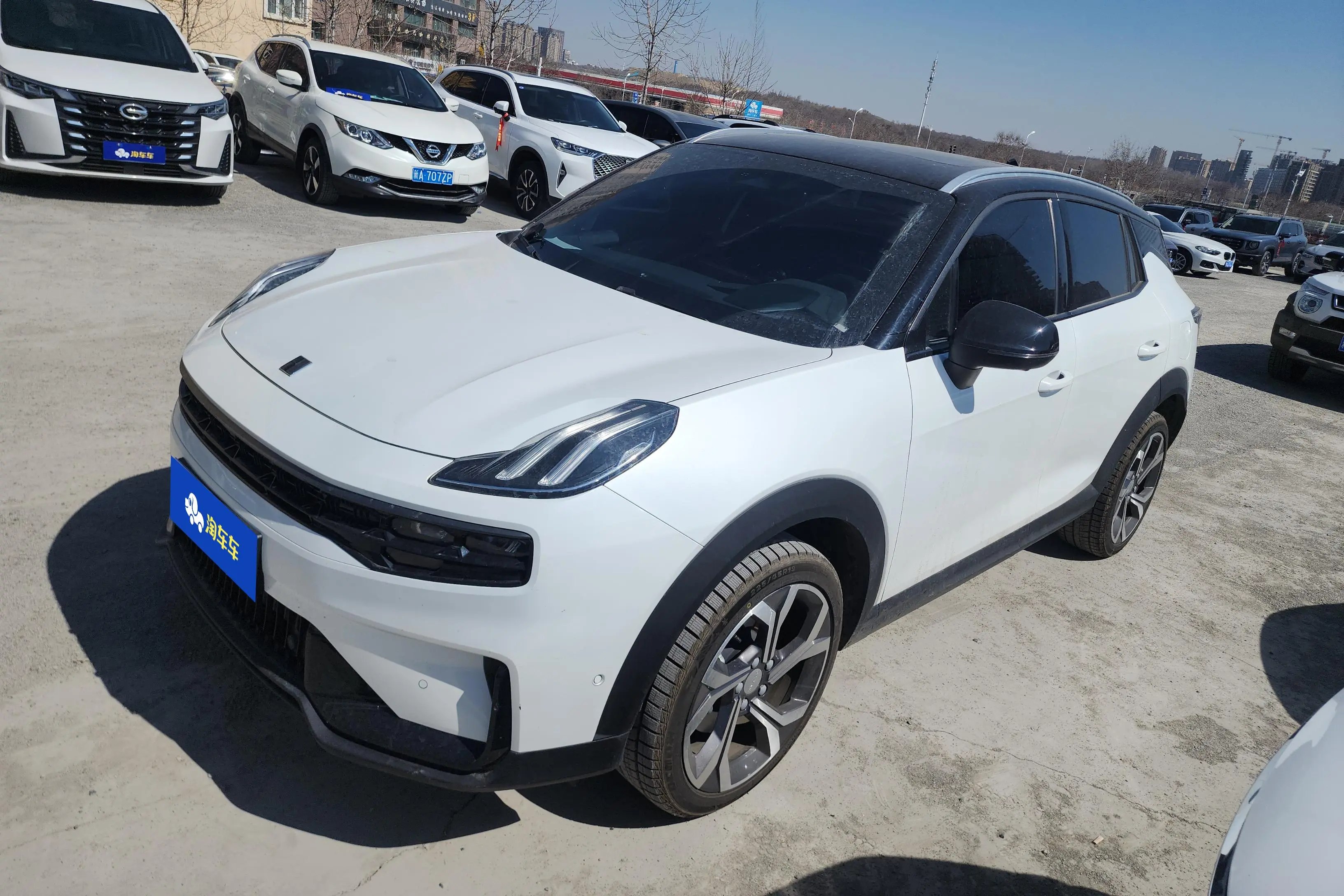 Lynk & Co 06