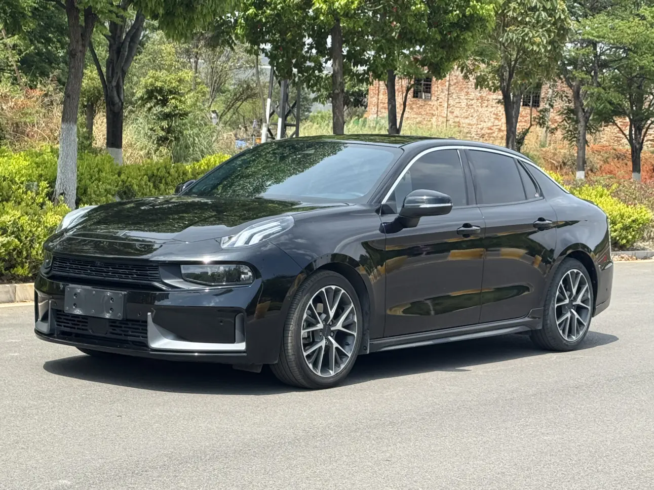 Lynk & Co 03