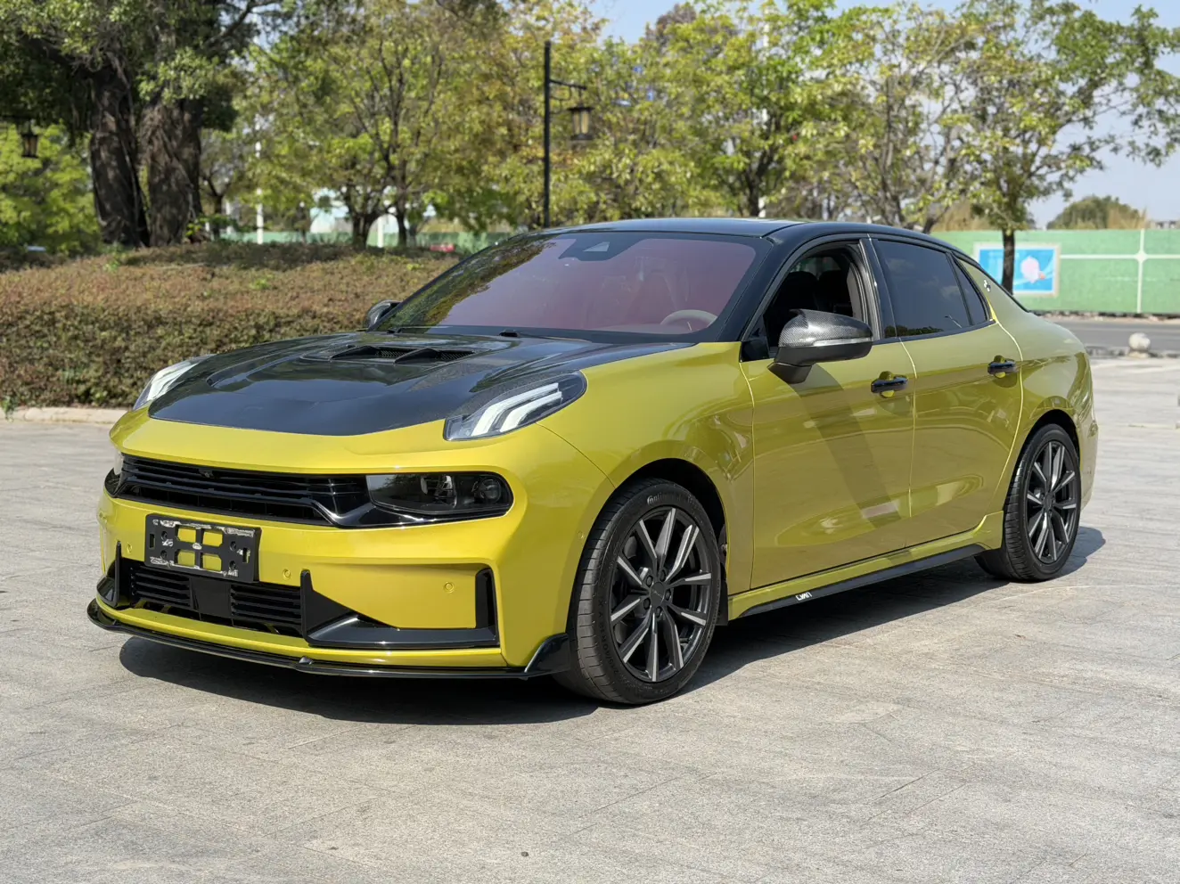 Lynk & Co 03