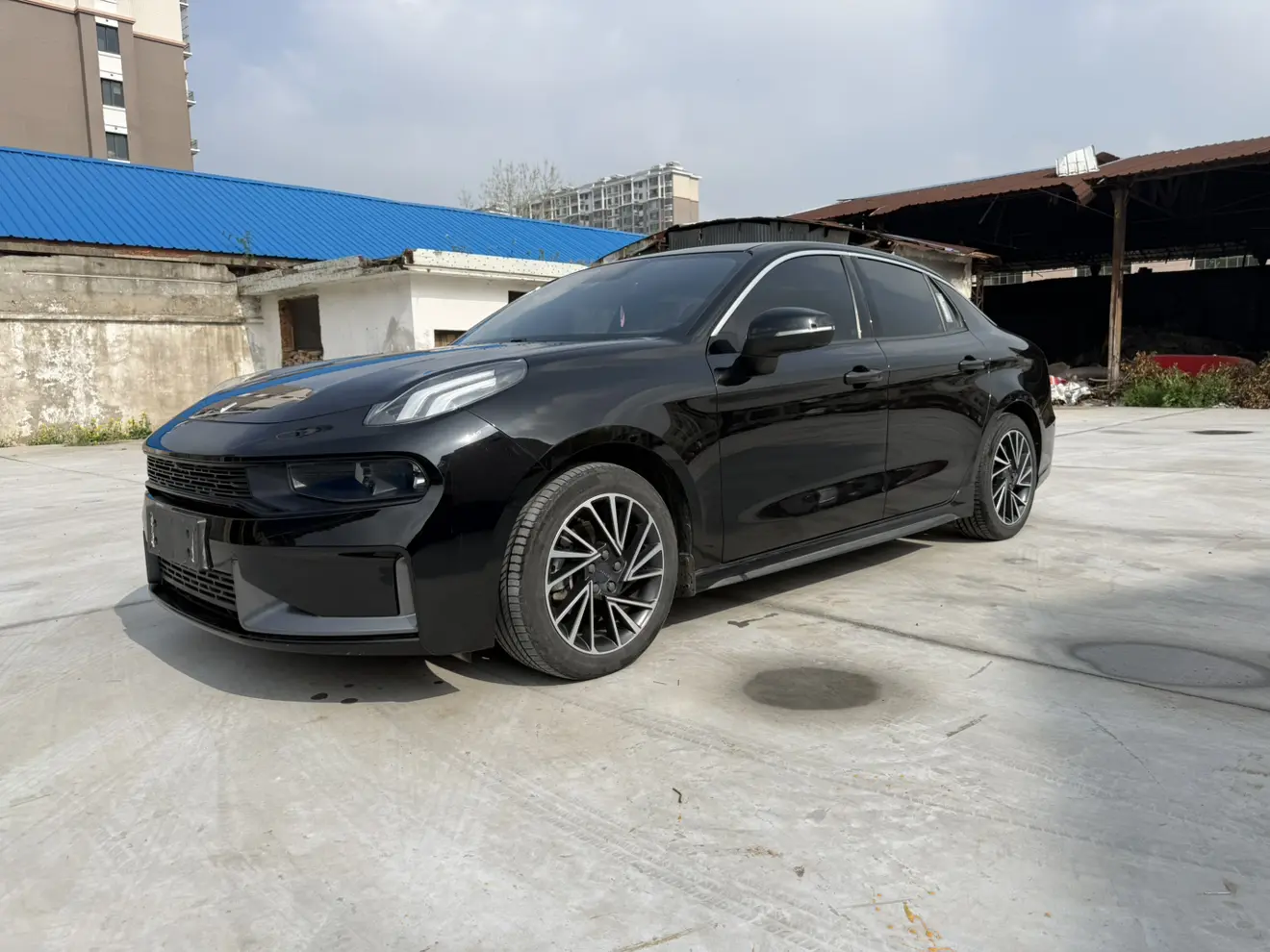 Lynk & Co 03