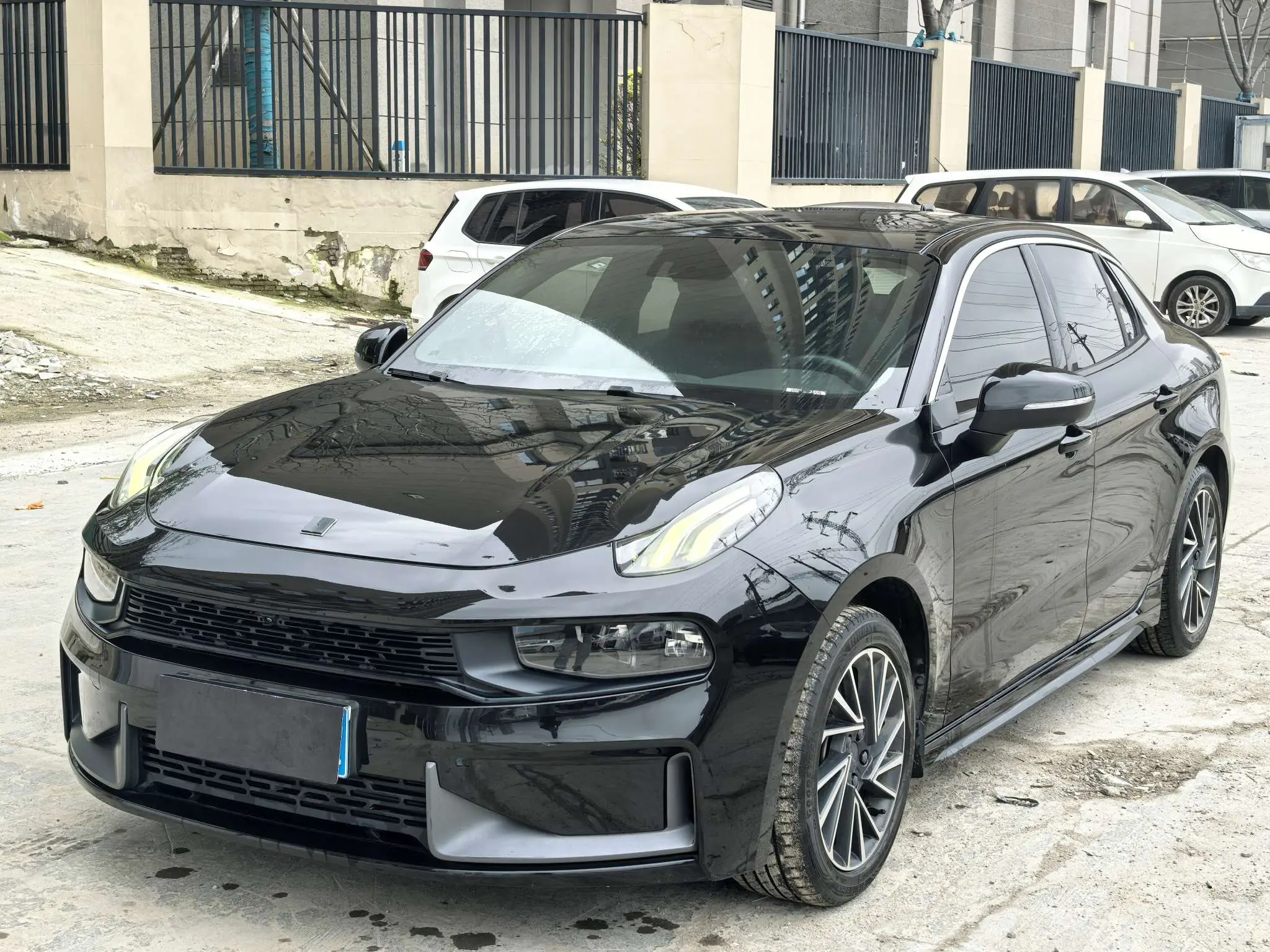 Lynk & Co 03