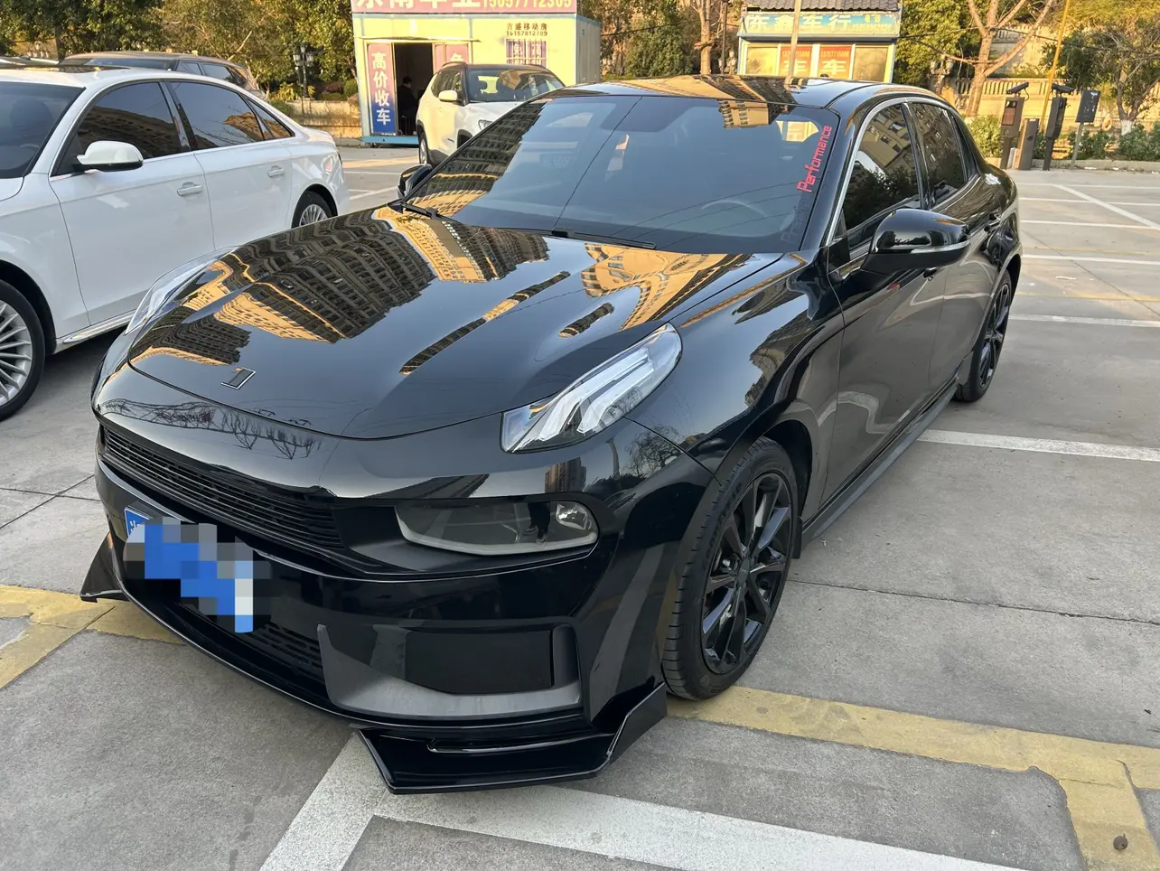 Lynk & Co 03