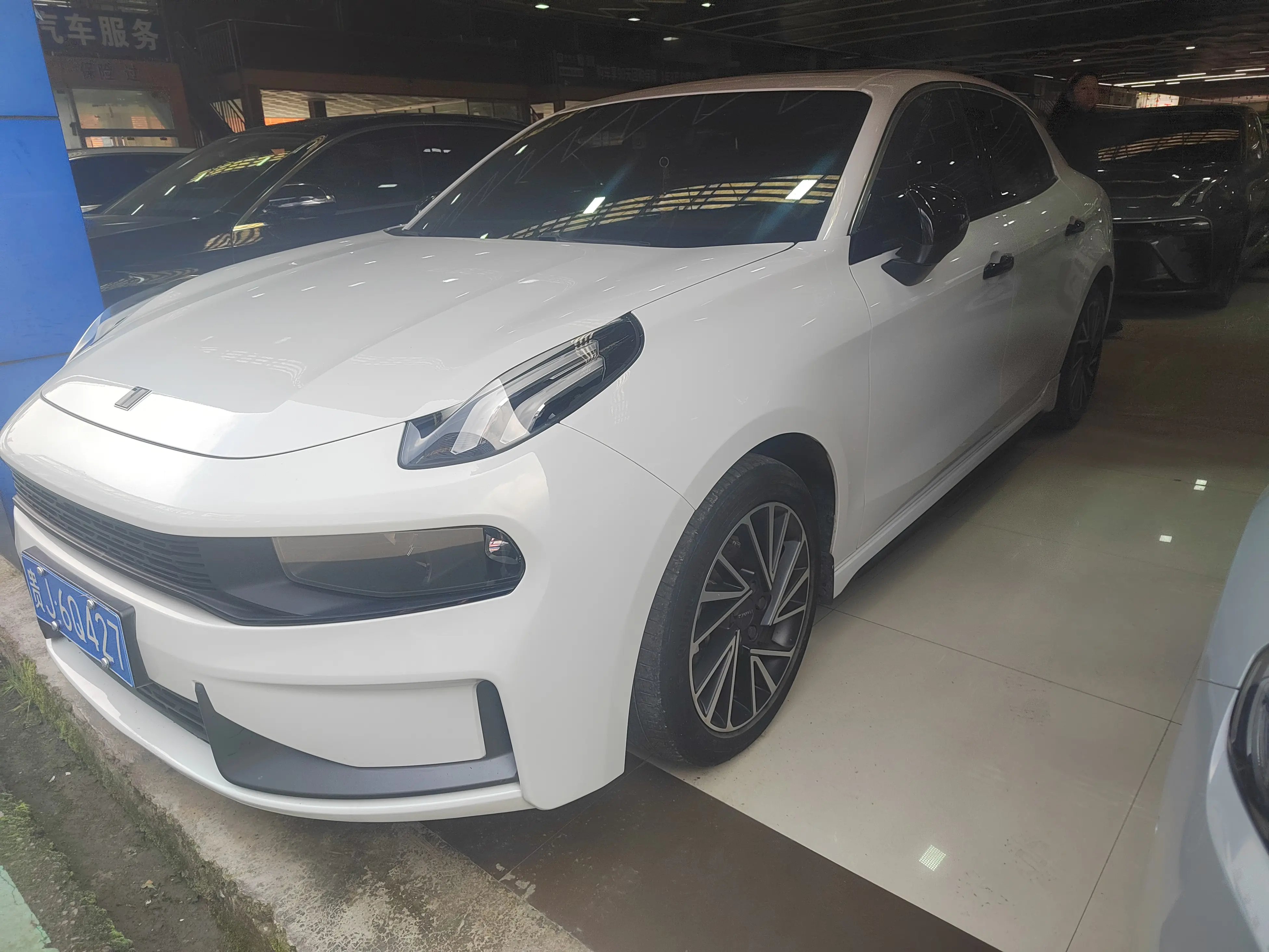 Lynk & Co 03